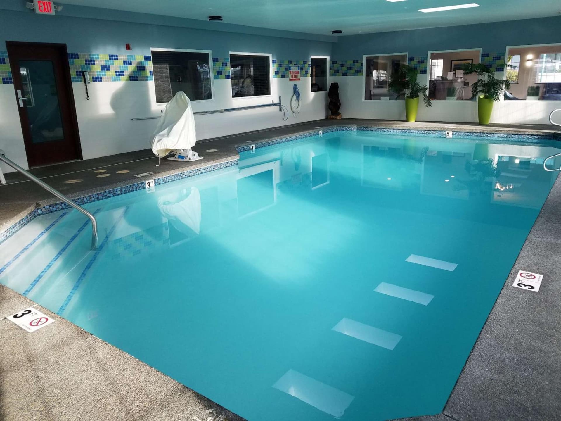 Best Western Sandy Inn interior in Sandy, OR — gallery photo 2