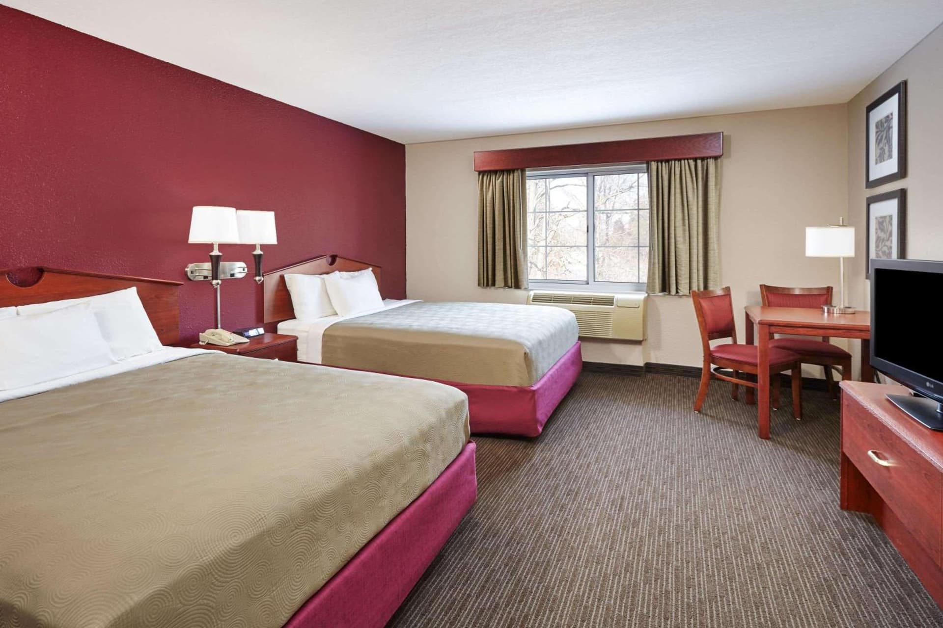 AmericInn by Wyndham Douglas/Saugatuck gallery photo in Saugatuck, MI — image 35