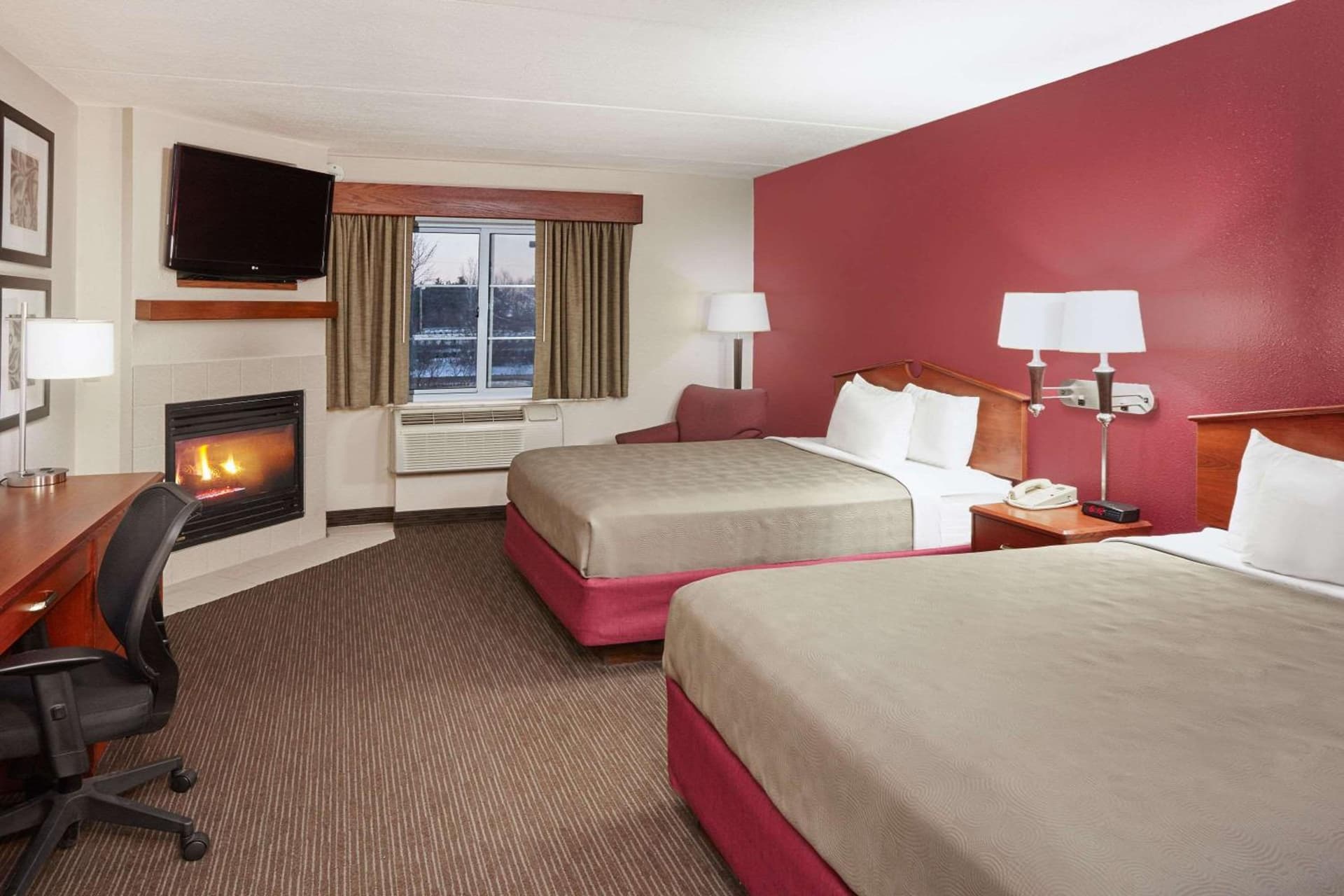 AmericInn by Wyndham Douglas/Saugatuck gallery photo in Saugatuck, MI — image 15