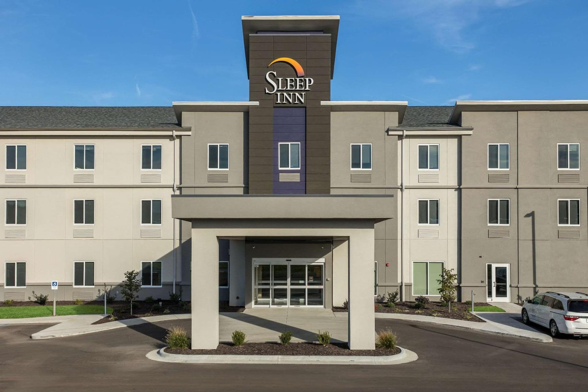 Sleep Inn & Suites Webb City interior in Webb City, MO — gallery photo 2