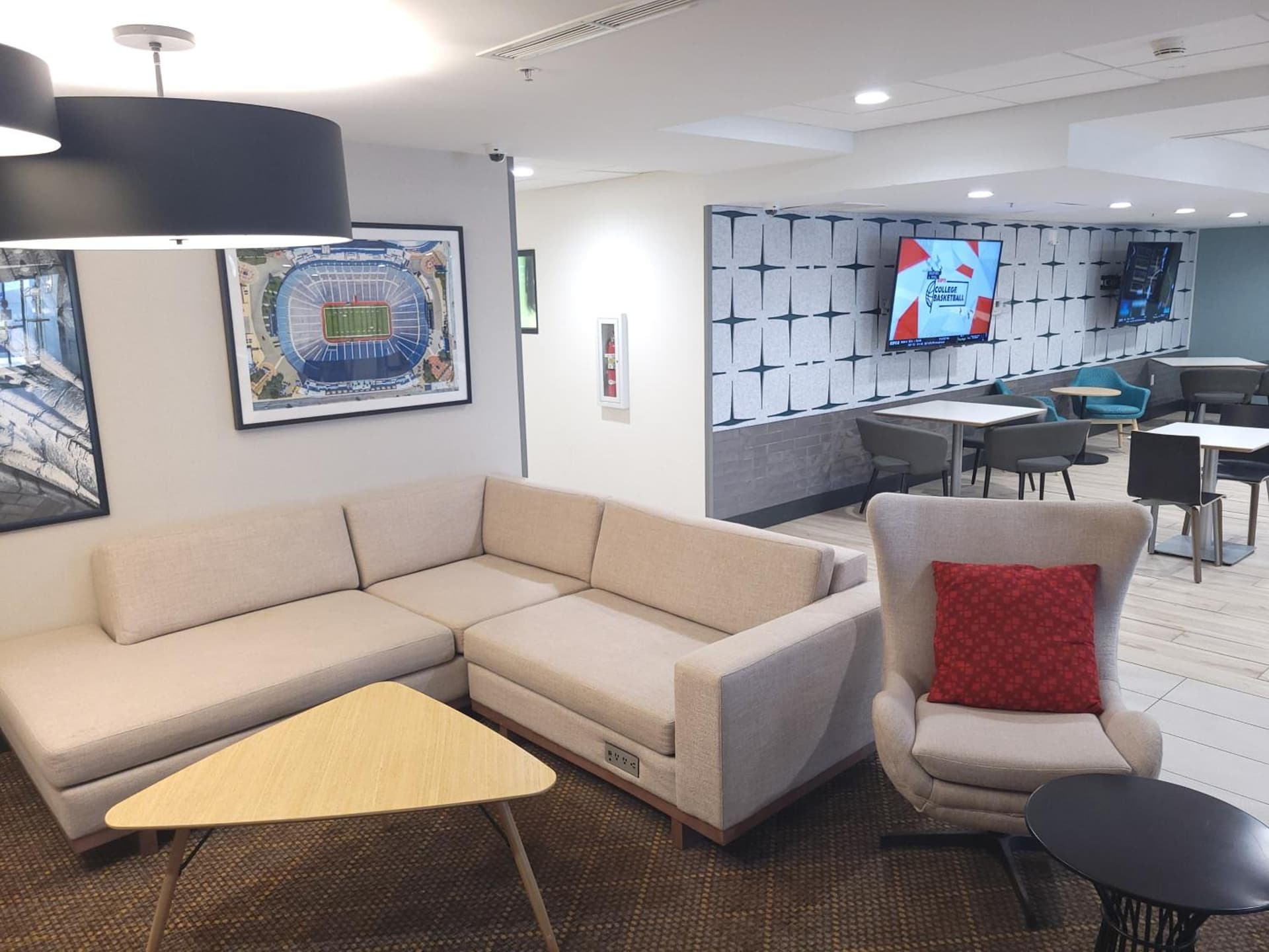 Holiday Inn Hotel & Suites Ann Arbor University of Michigan Area by IHG gallery photo in Ann Arbor, MI — image 67