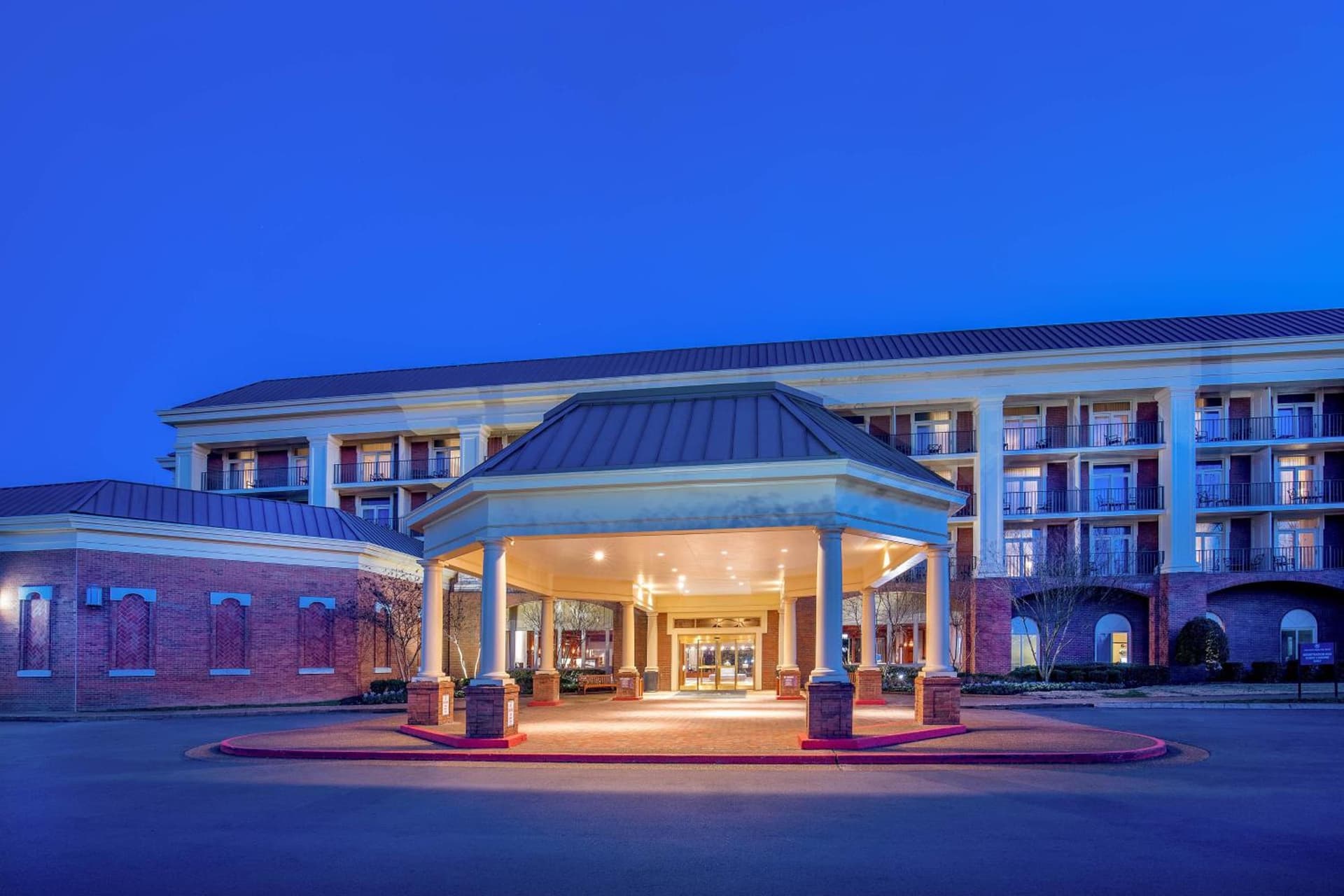 Sheraton Music City Nashville Airport interior in Nashville, TN — gallery photo 2