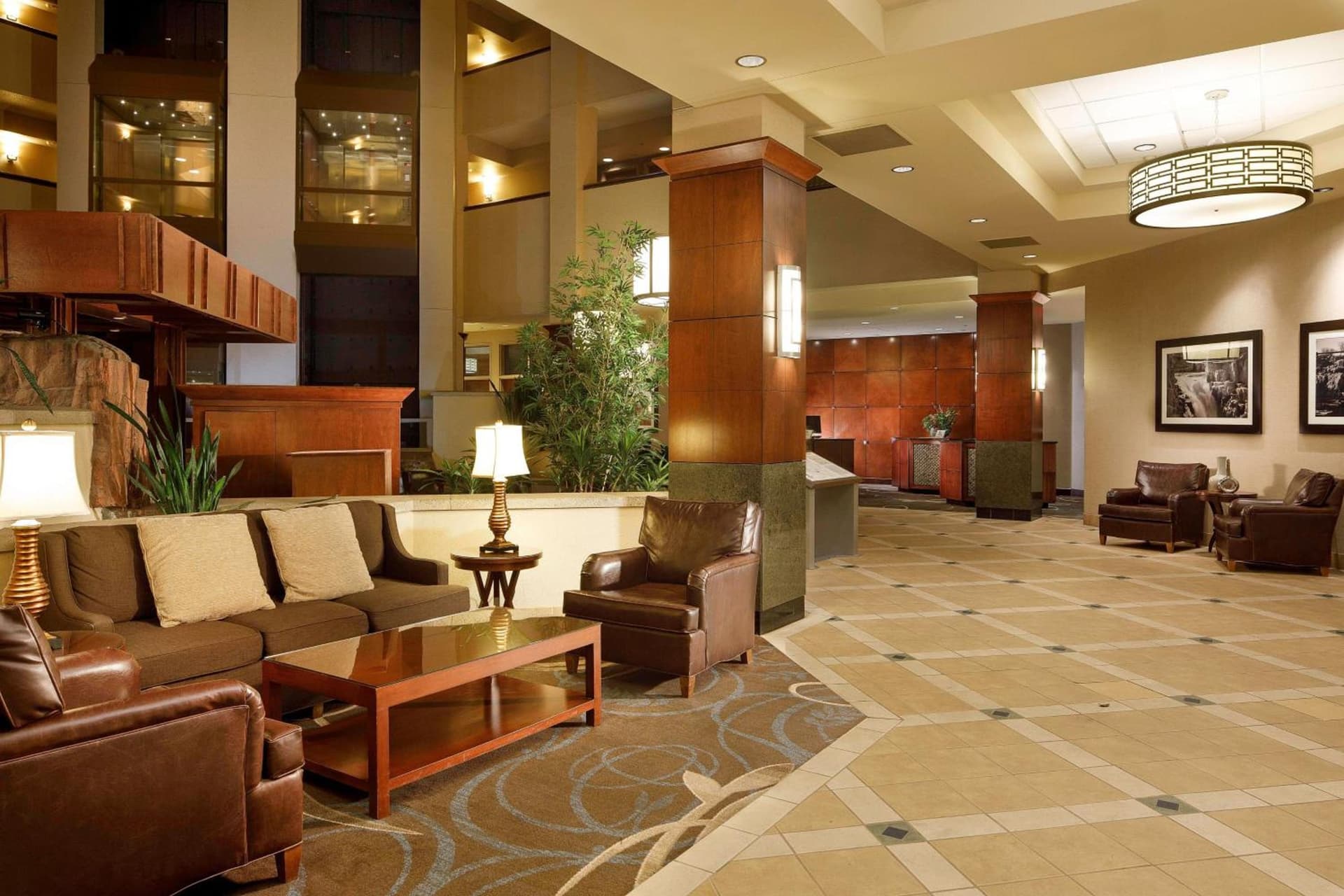 Sheraton Sioux Falls Hotel & Convention Center interior in Sioux Falls, SD — gallery photo 2