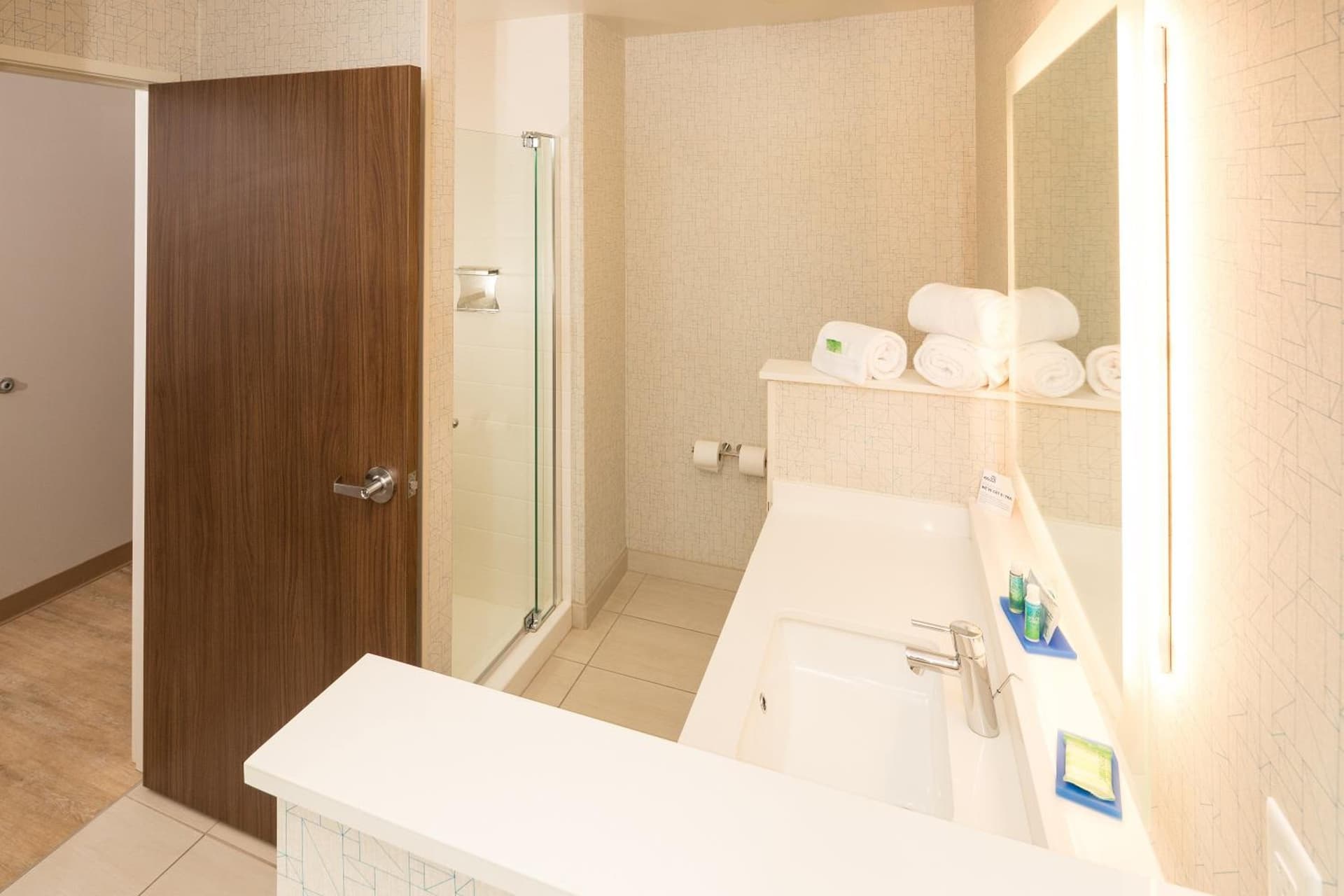 Holiday Inn Express & Suites - Michigan City by IHG gallery photo in Michigan City, IN — image 16