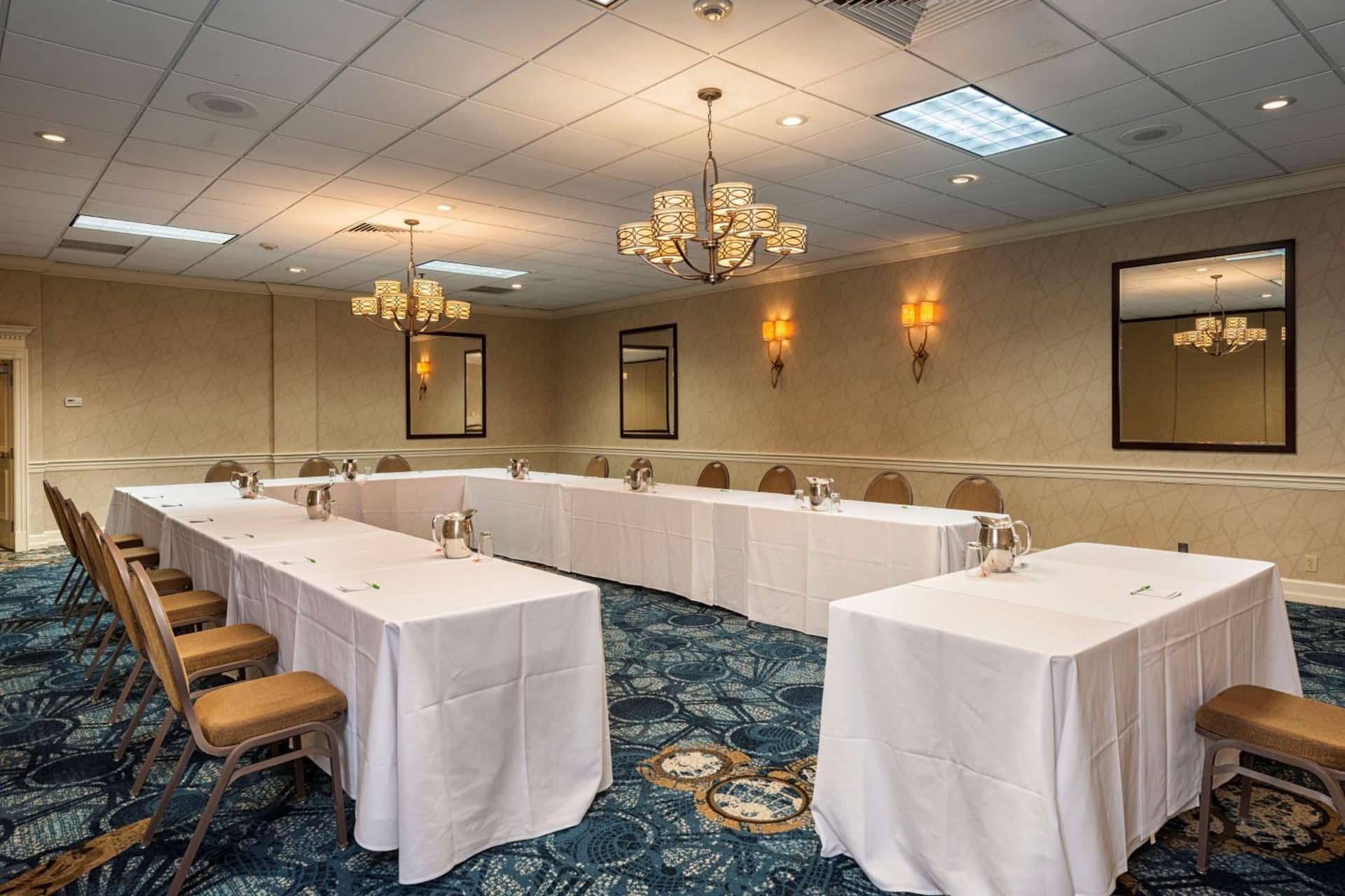 Best Western Plus Strongsville Cleveland gallery photo in Strongsville, OH — image 11