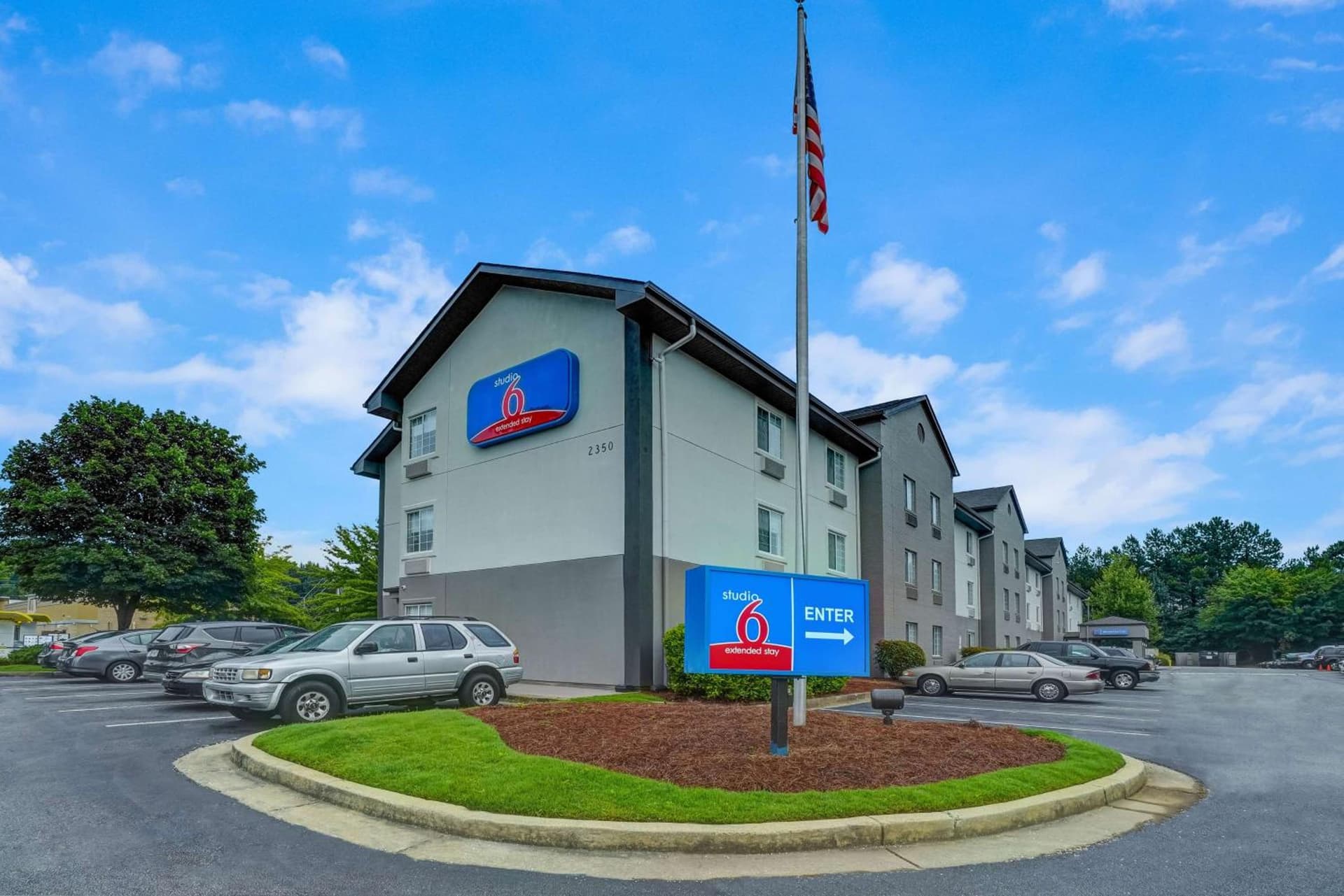 Studio 6 Duluth GA Near Gas South District featured exterior or lobby in Duluth, GA — similar hotel