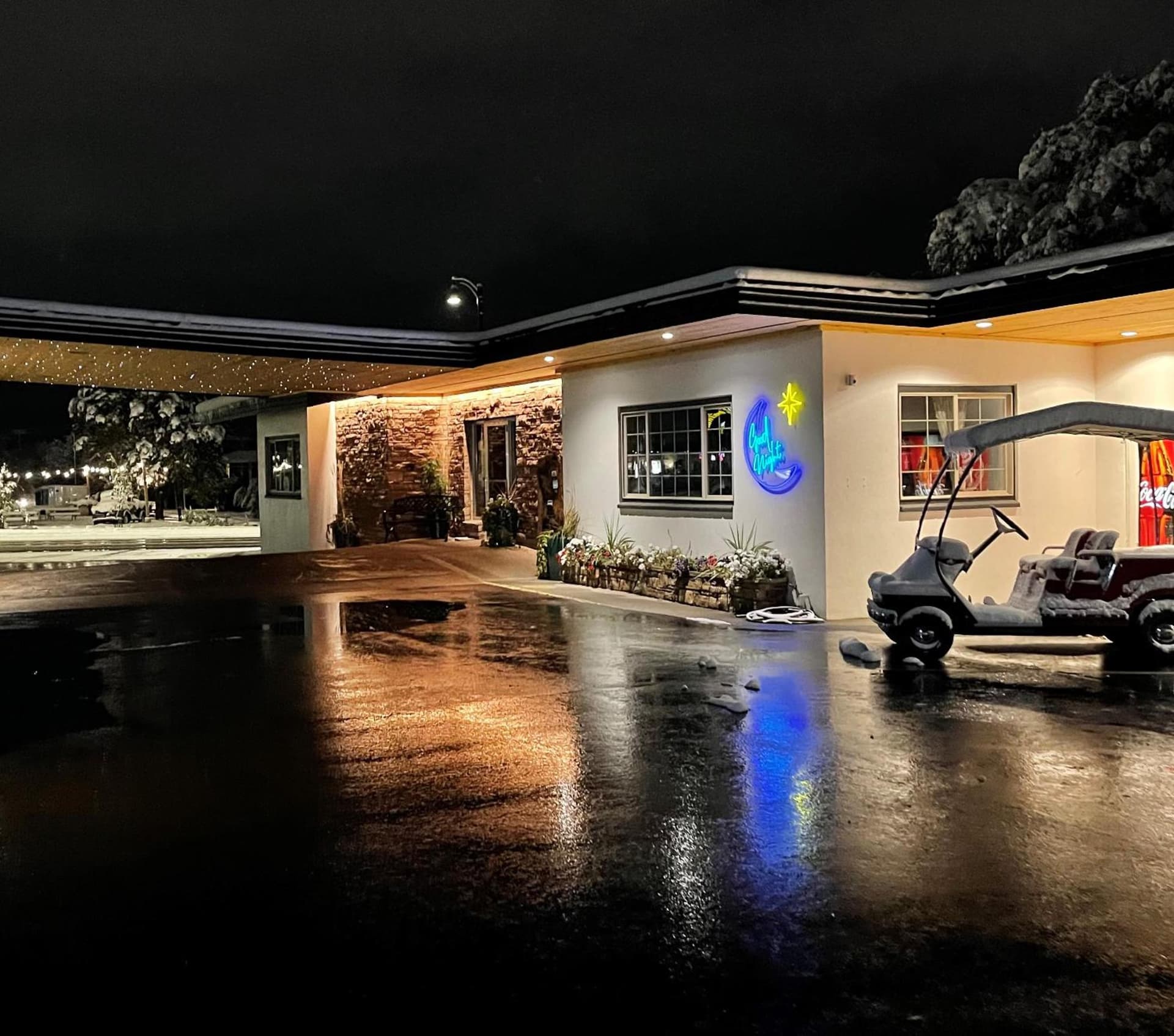 Sapphire Motel Midtown Bozeman featured exterior or lobby in Bozeman, MT — similar hotel