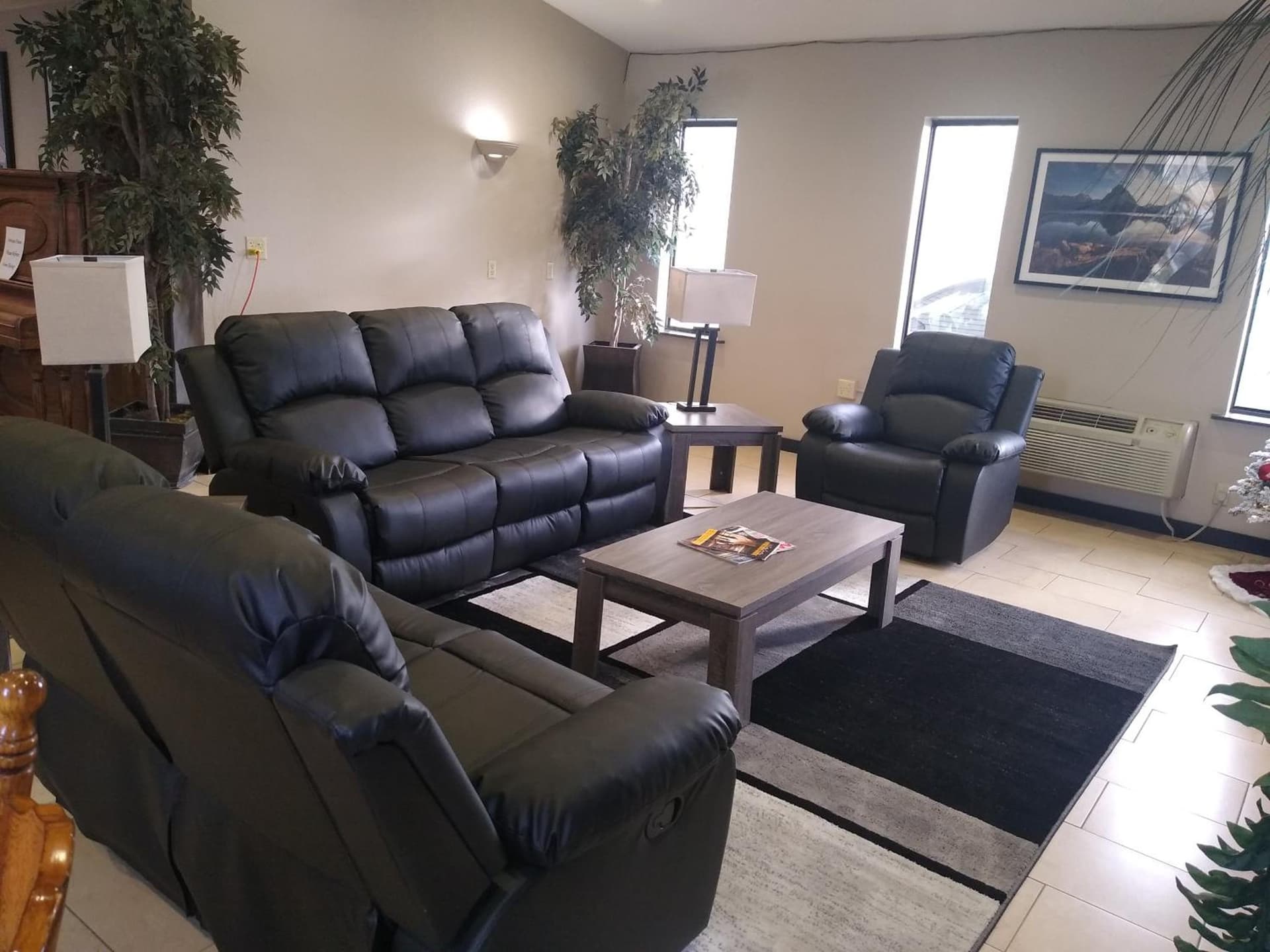 Super 8 by Wyndham Billings interior in Billings, MT — gallery photo 2