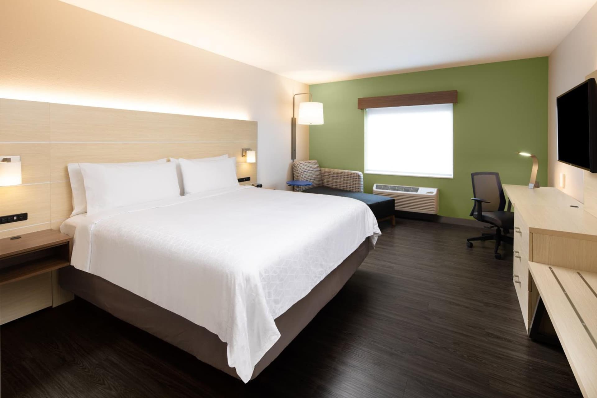 Holiday Inn Express & Suites Ft Myers Beach-Sanibel Gateway by IHG gallery photo in Fort Myers Beach, FL — image 16