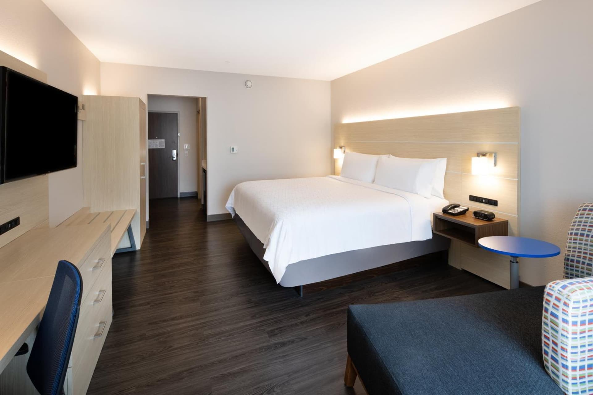 Holiday Inn Express & Suites Ft Myers Beach-Sanibel Gateway by IHG gallery photo in Fort Myers Beach, FL — image 10