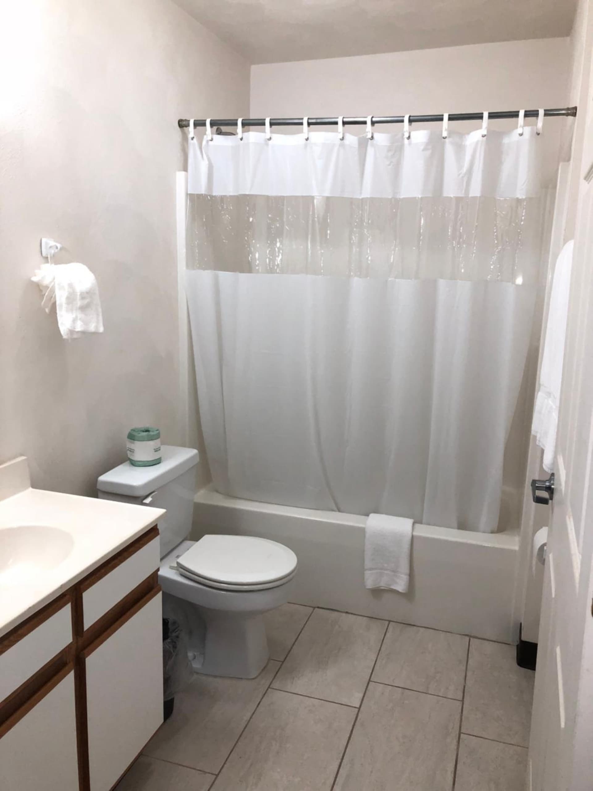 Affordable Suites Burlington gallery photo in Burlington, NC — image 8