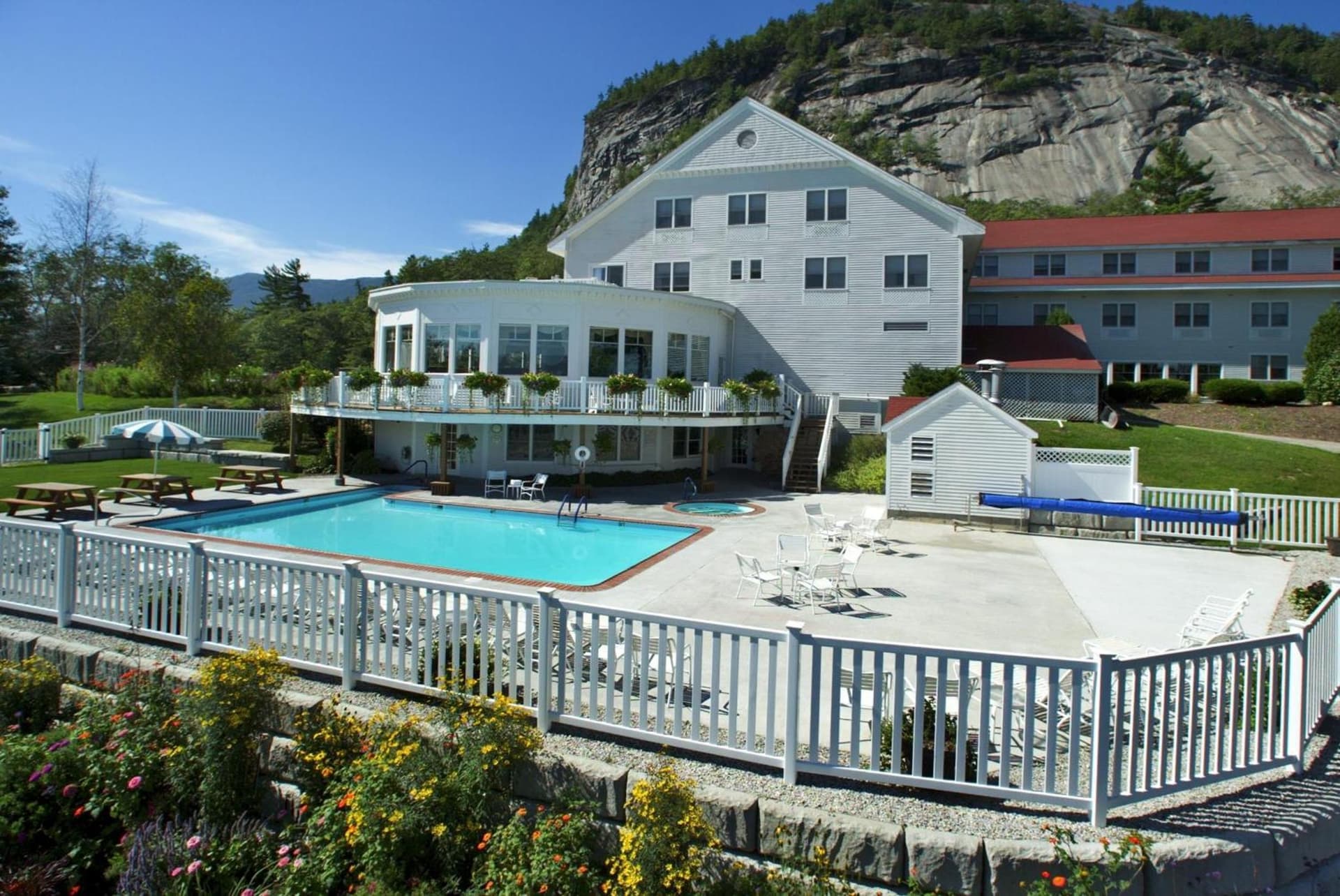 White Mountain Hotel and Resort property views in North Conway, NH — gallery photo 3