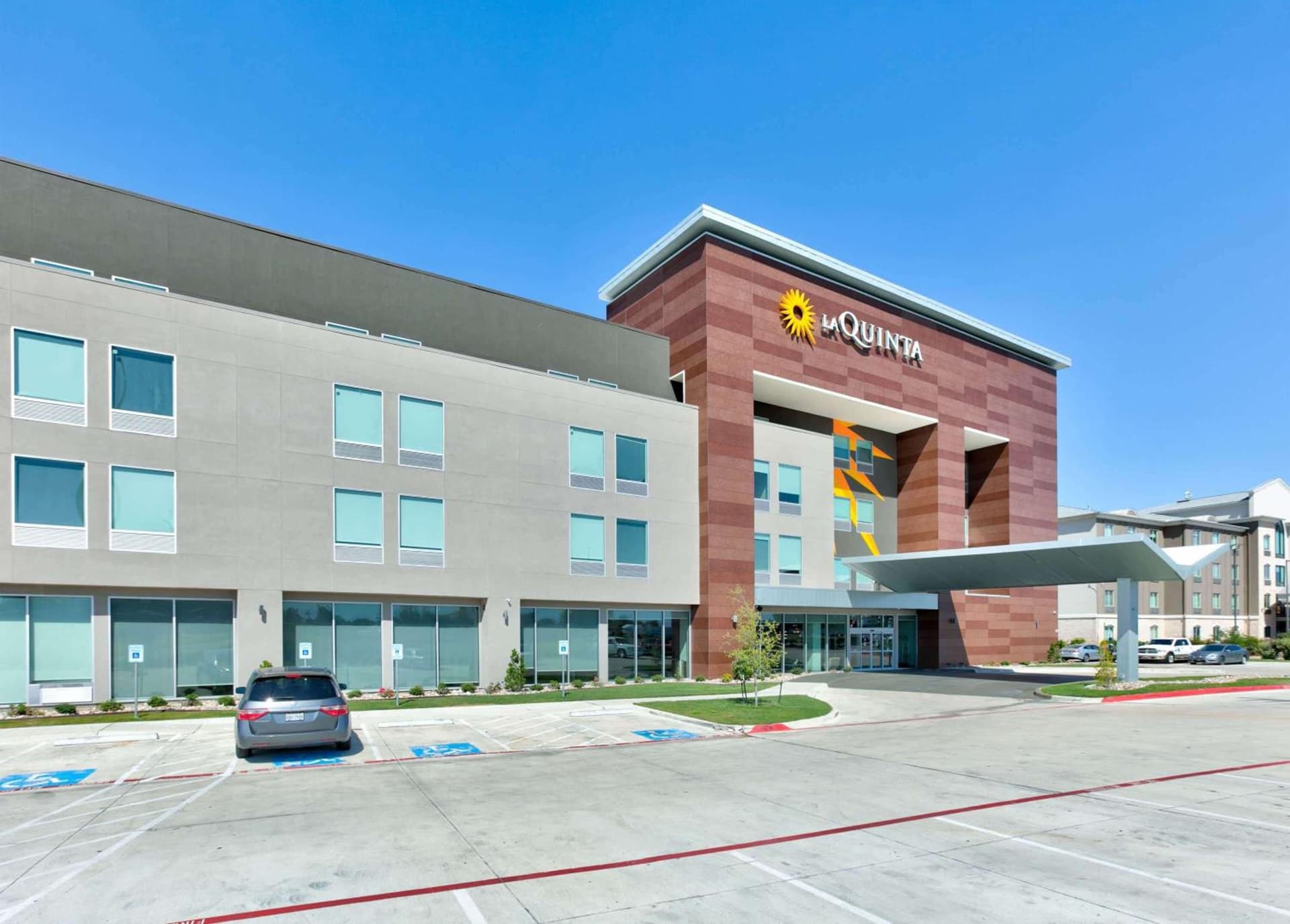 La Quinta Inn & Suites by Wyndham Dallas/Fairpark gallery photo in Dallas, TX — image 61
