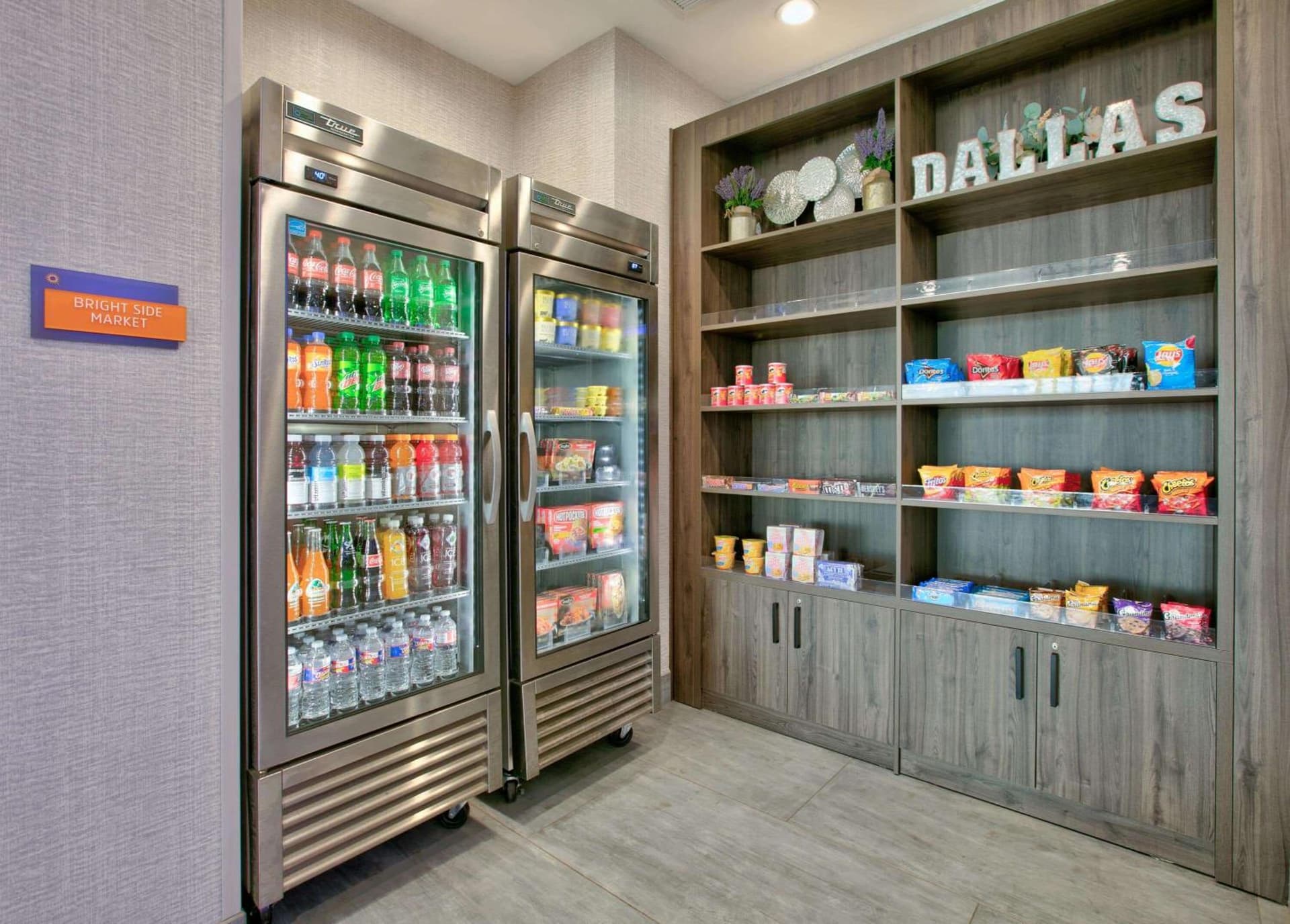La Quinta Inn & Suites by Wyndham Dallas/Fairpark gallery photo in Dallas, TX — image 54