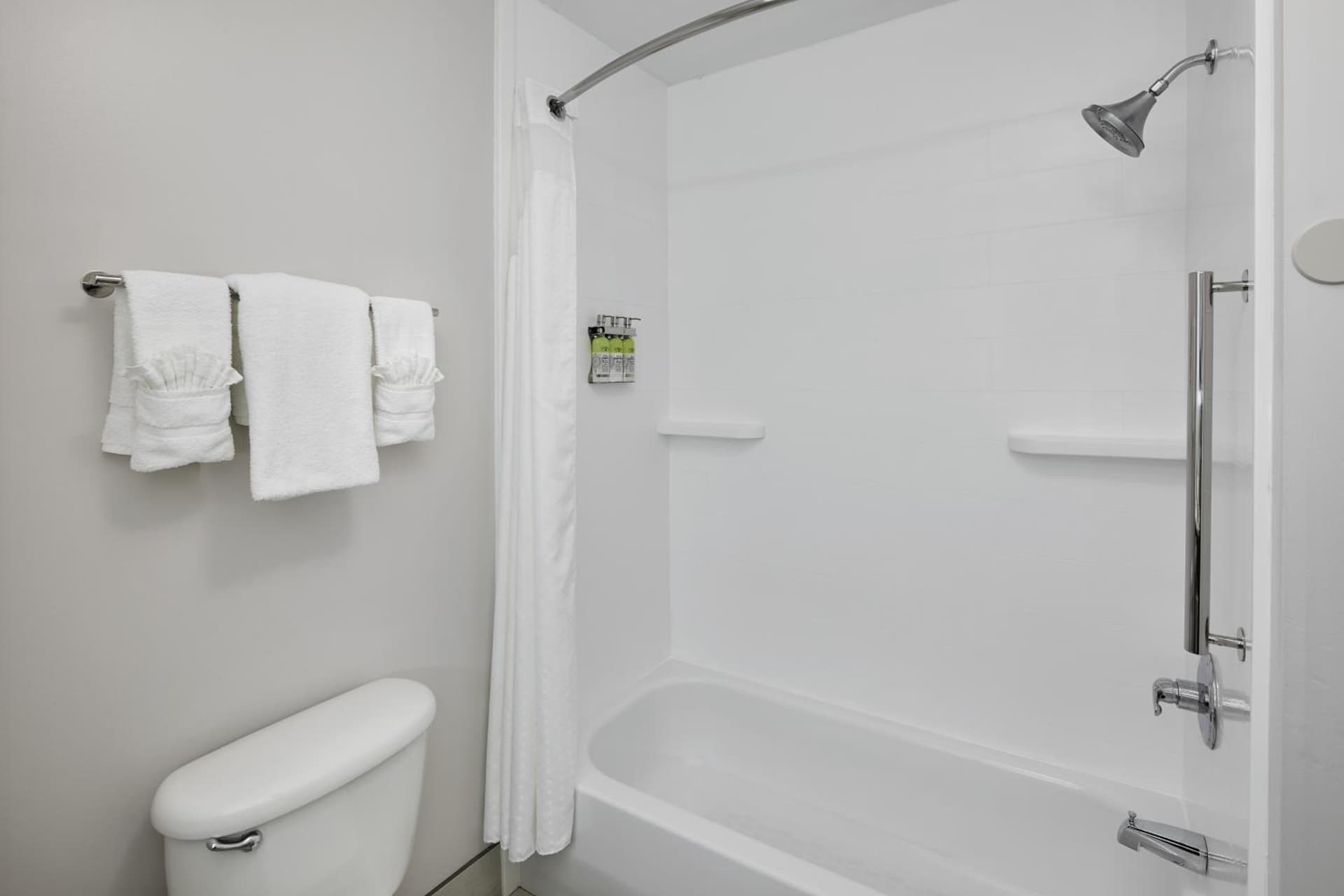 Holiday Inn Express Hotel & Suites Pensacola-West Navy Base by IHG interior in Pensacola, FL — gallery photo 2