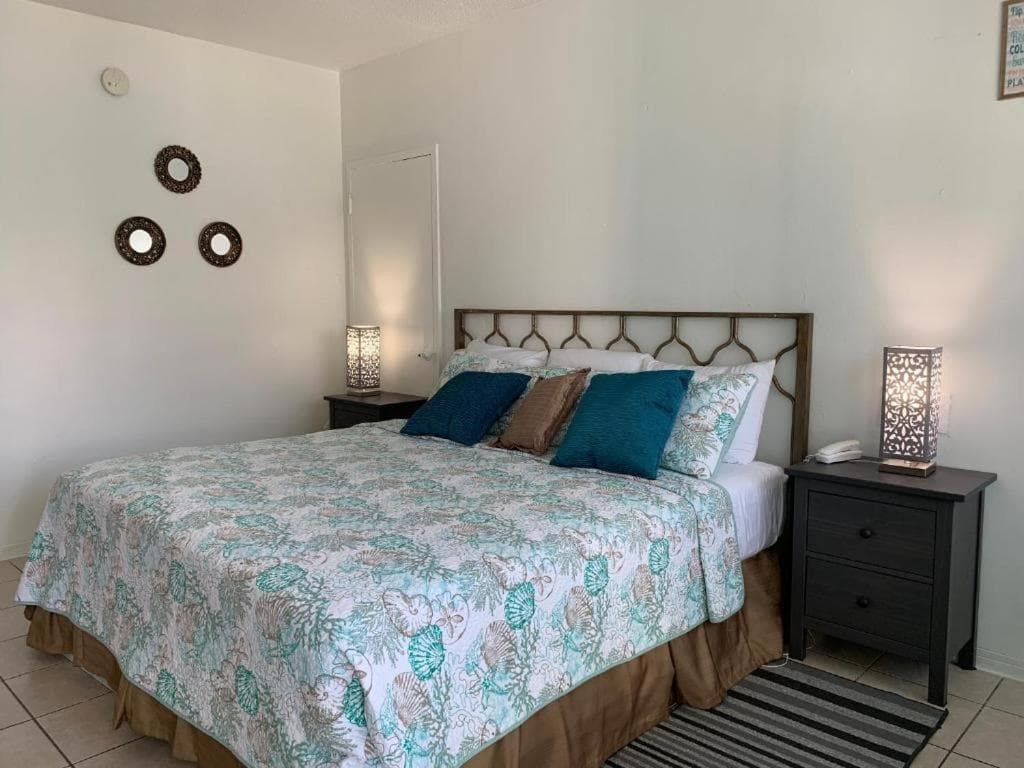 International Inn on the Bay interior in Miami Beach, FL — gallery photo 2