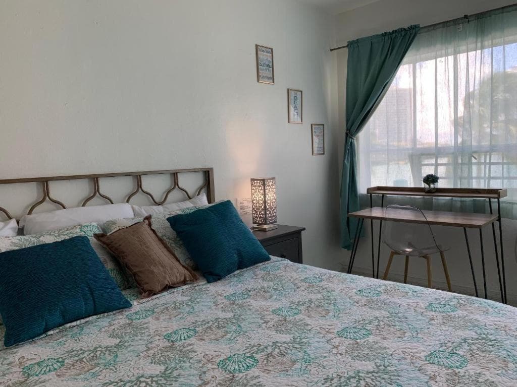 International Inn on the Bay property views in Miami Beach, FL — gallery photo 3