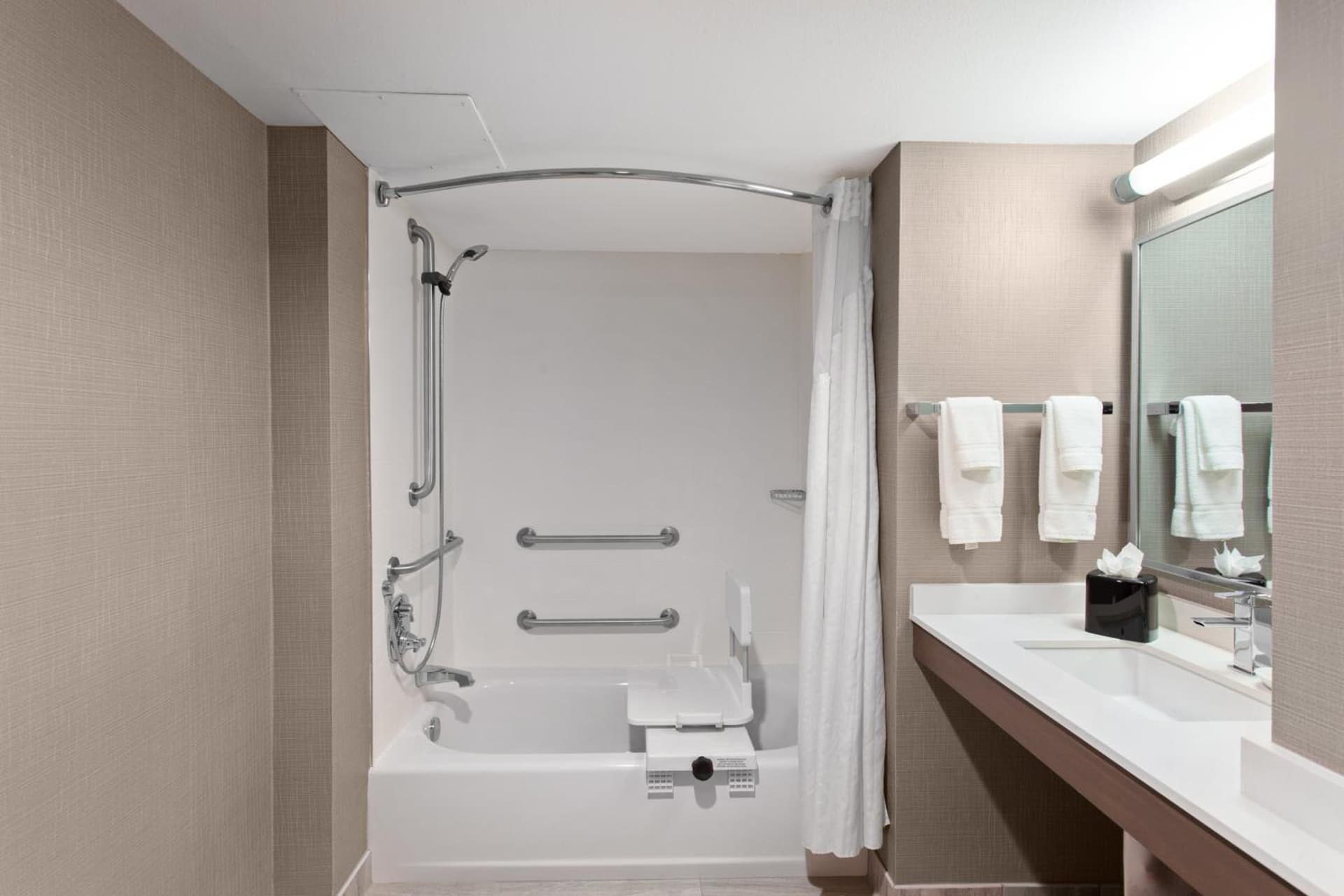 Holiday Inn Diamond Bar - Pomona by IHG gallery photo in Diamond Bar, CA — image 19
