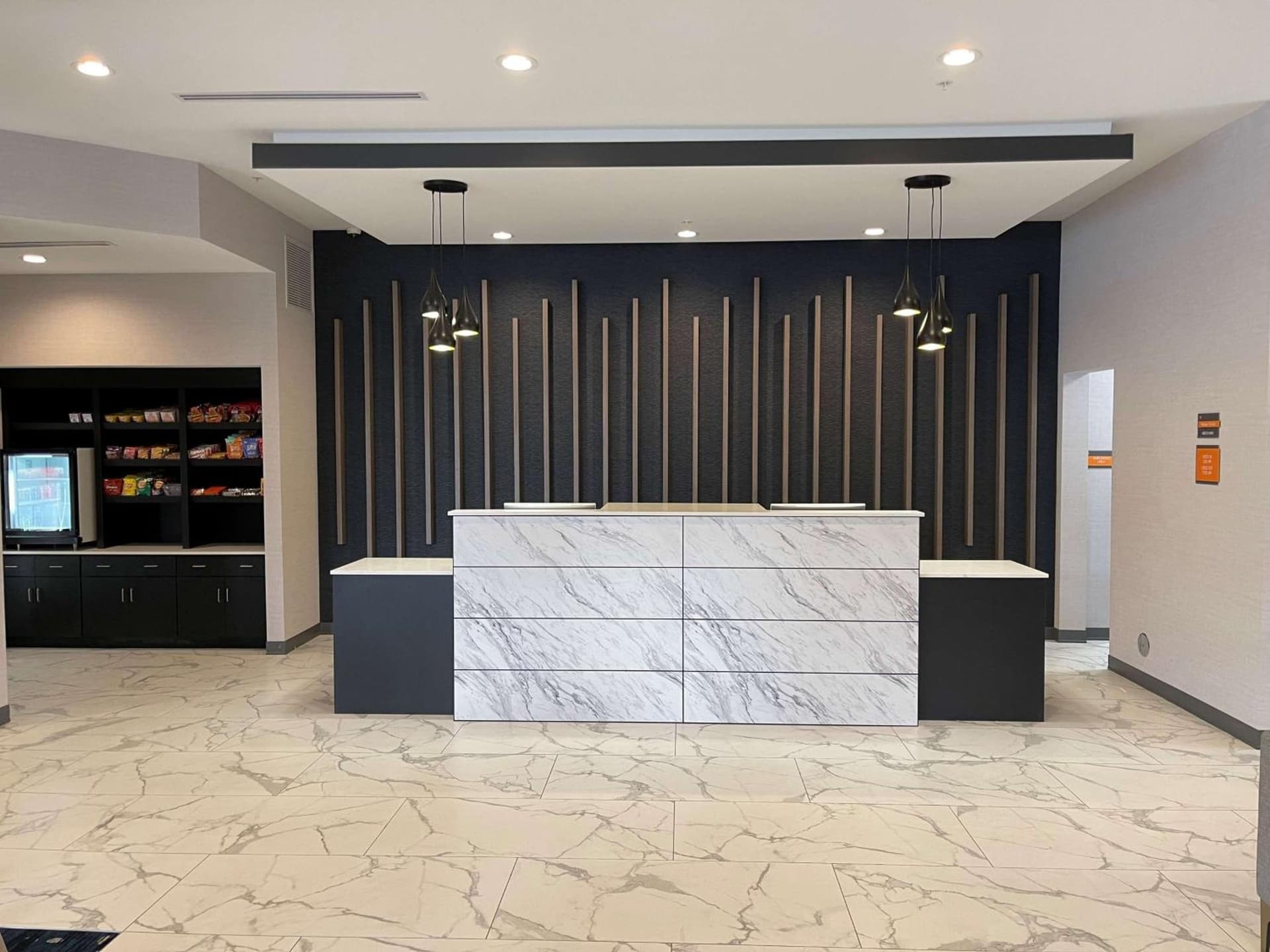 LaQuinta Suites by Wyndham South Bend Notre Dame Area gallery photo in South Bend, IN — image 25