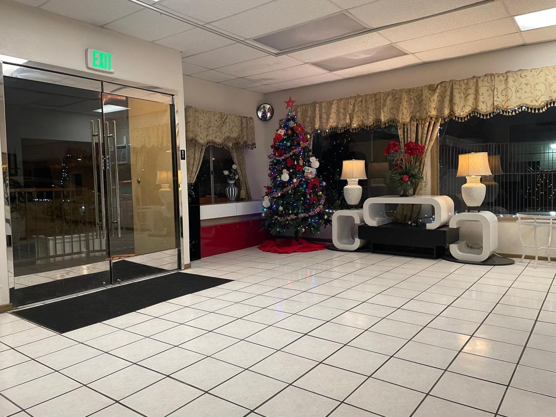 Grand Inn gallery photo in Fullerton, CA — image 54