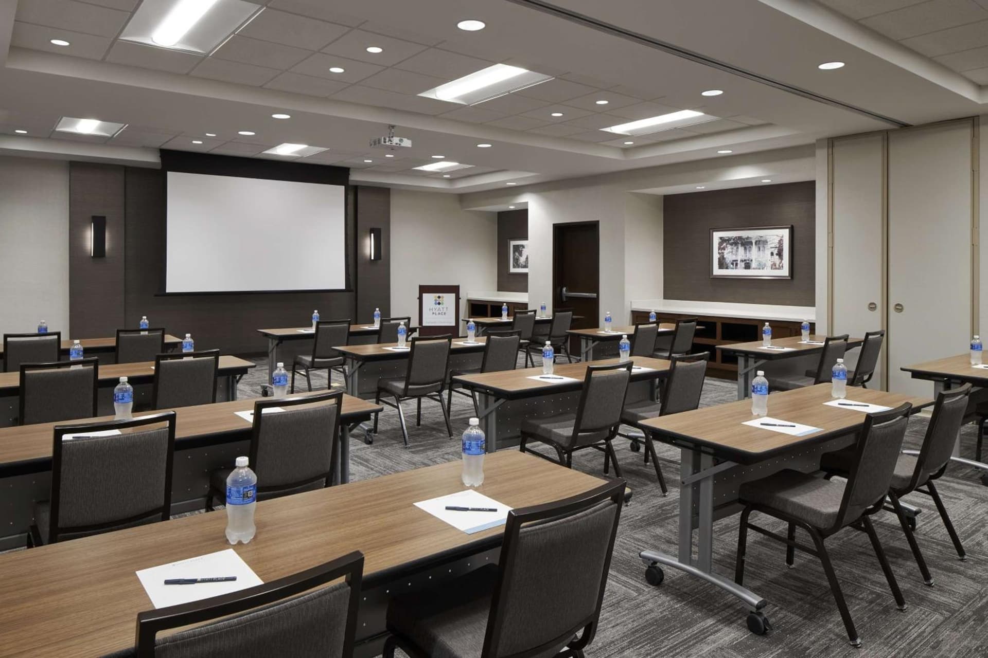 Hyatt Place Evansville interior in Evansville, IN — gallery photo 2