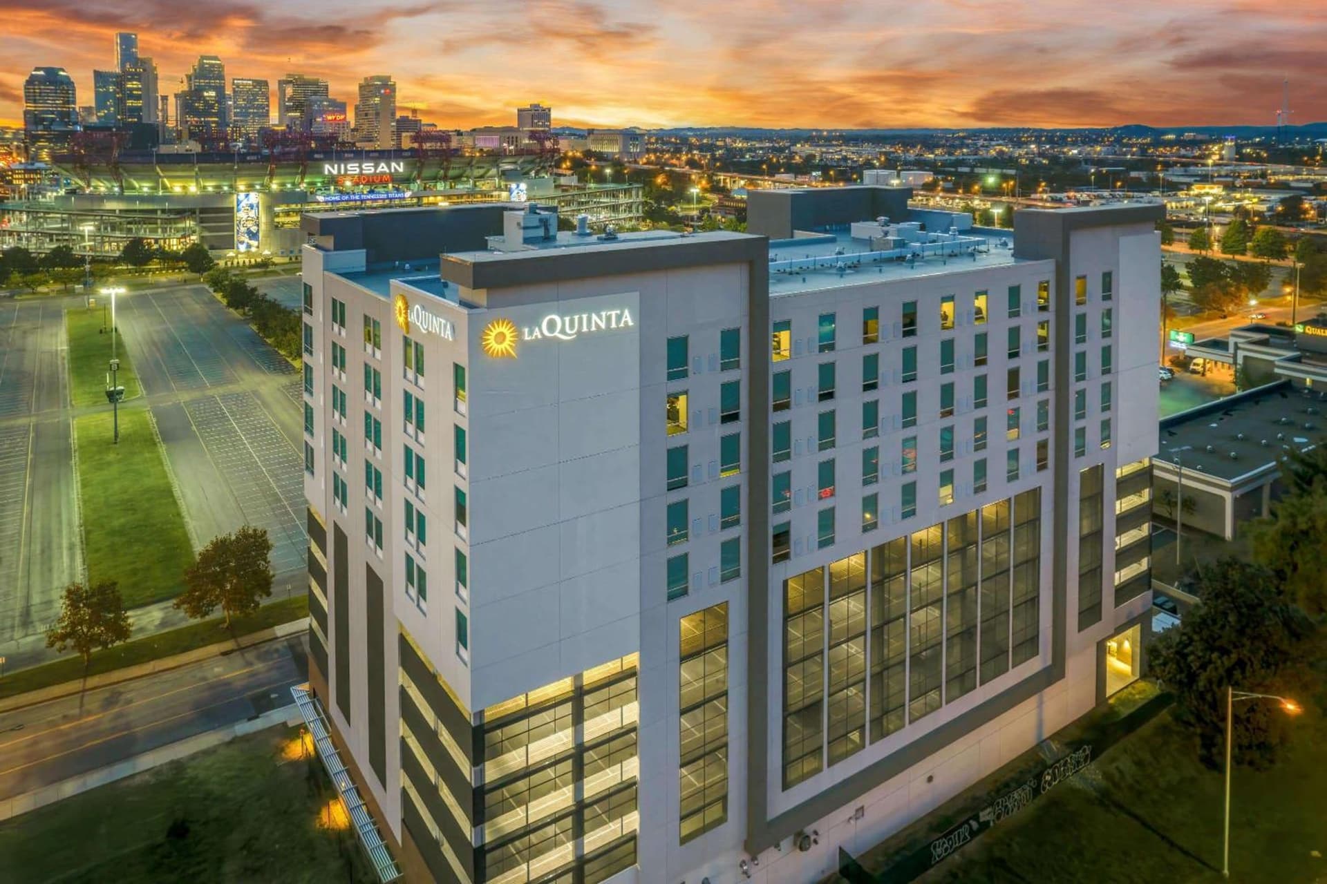 La Quinta Inn & Suites by Wyndham Nashville Downtown Stadium gallery photo in Nashville, TN — image 15