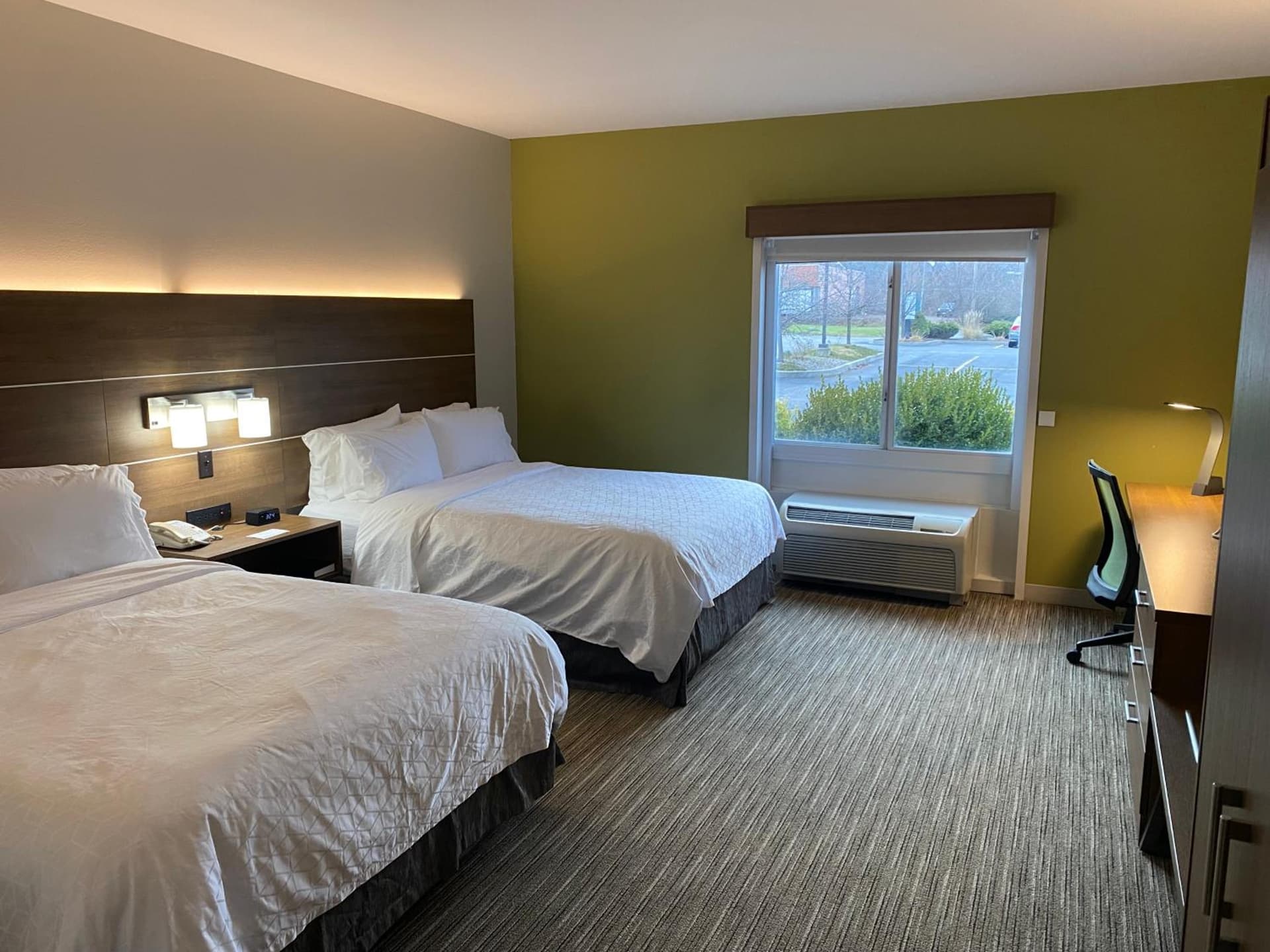 Holiday Inn Express Hotel & Suites Binghamton University-Vestal by IHG interior in Vestal — gallery photo 2