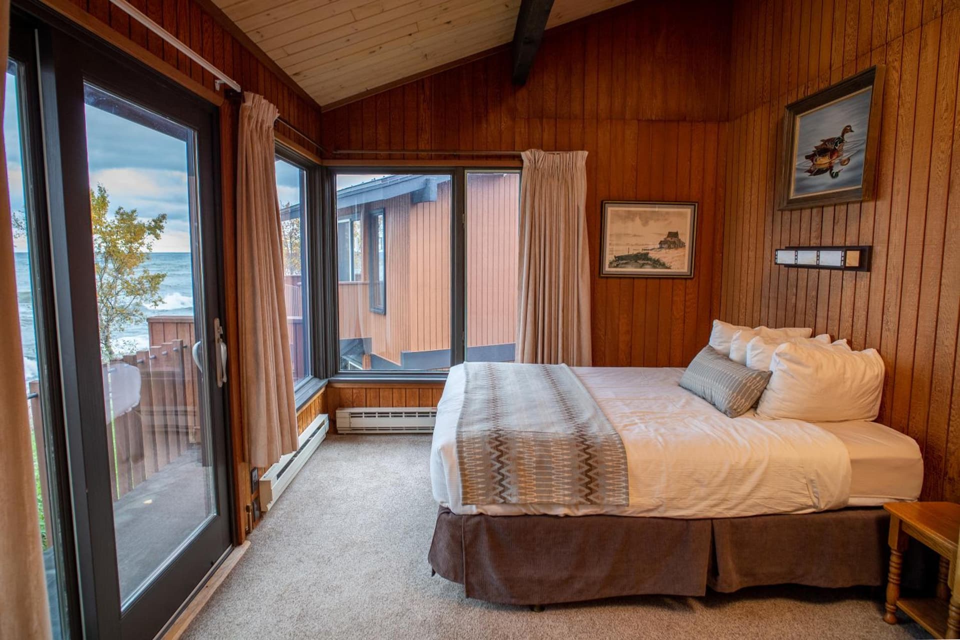 Lutsen Sea Villas interior in Lutsen, MN — gallery photo 2