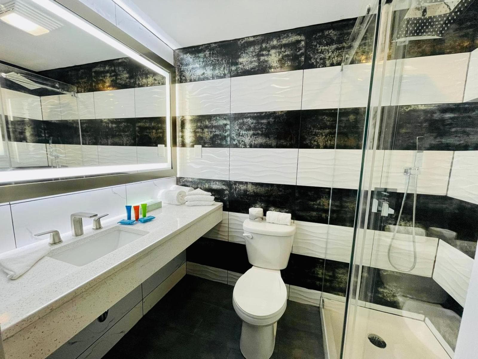 Casa Azul Hotel Blu JFK gallery photo in Queens Village, NY — image 5