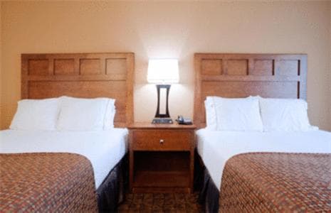 Holiday Inn Express Hotel & Suites Mount Airy by IHG interior in Mount Airy, NC — gallery photo 2