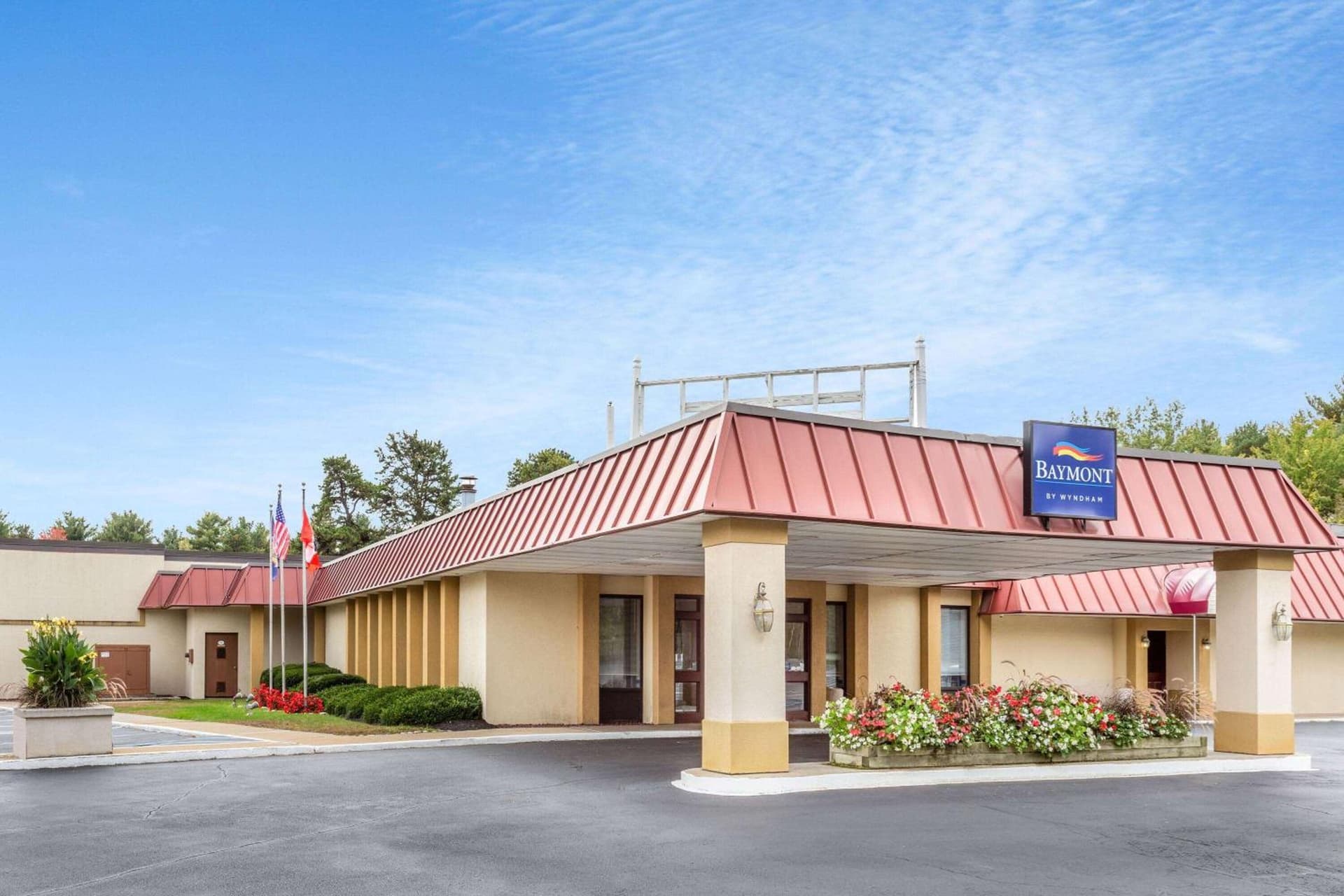 Baymont by Wyndham Queensbury/Lake George featured exterior or lobby in Queensbury, NY — similar hotel