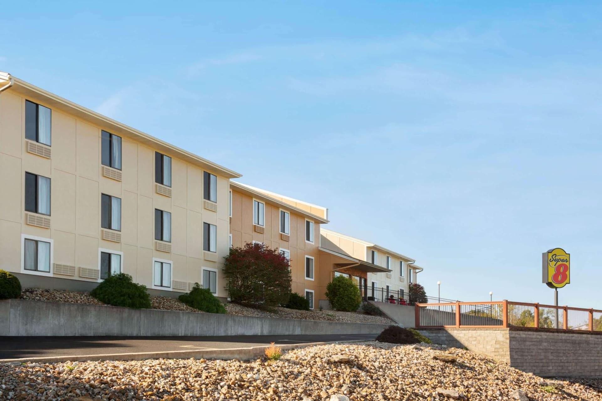 Super 8 by Wyndham Hannibal — hotel in Hannibal, Missouri