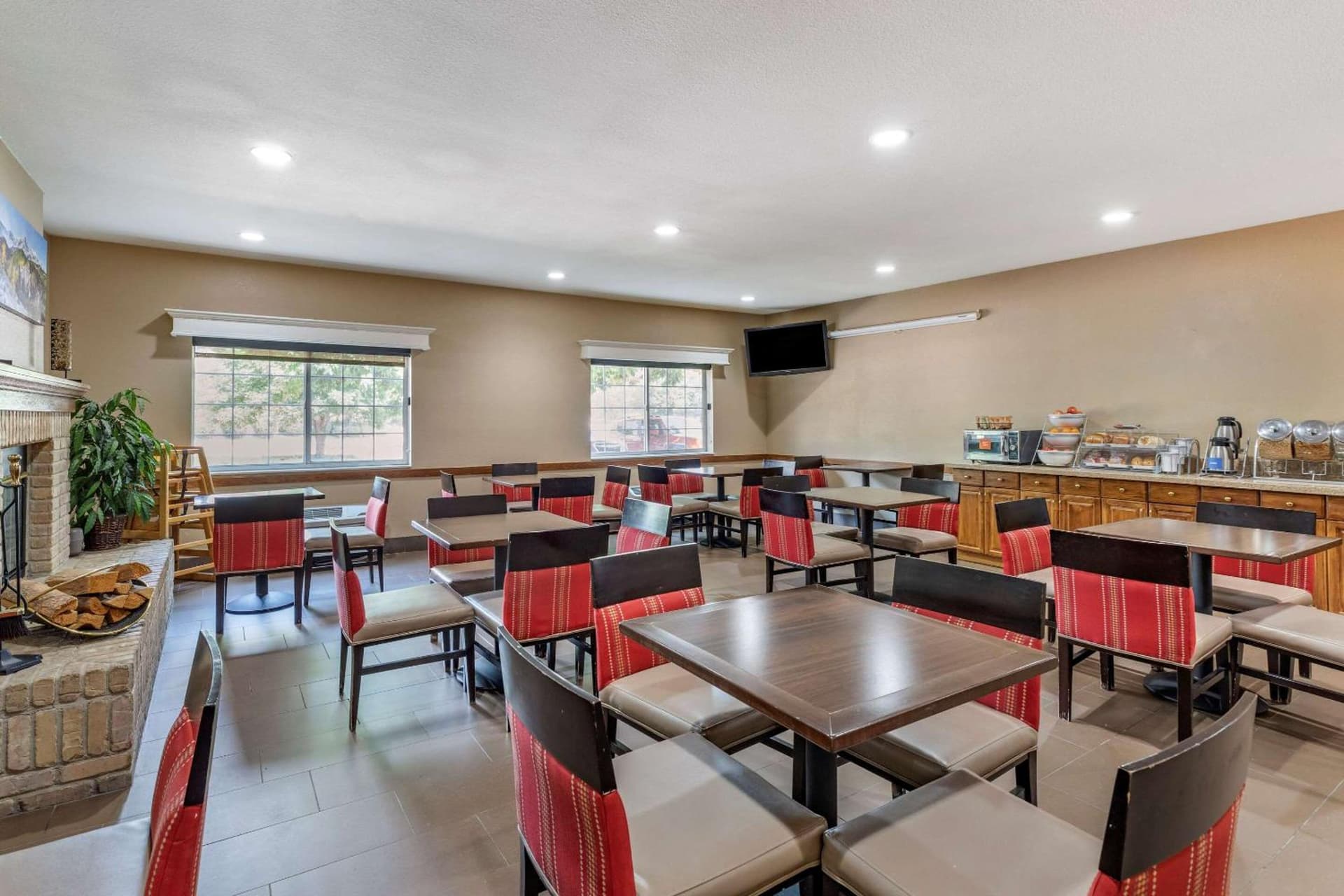 Comfort Suites Fort Collins Near University gallery photo in Fort Collins, CO — image 48
