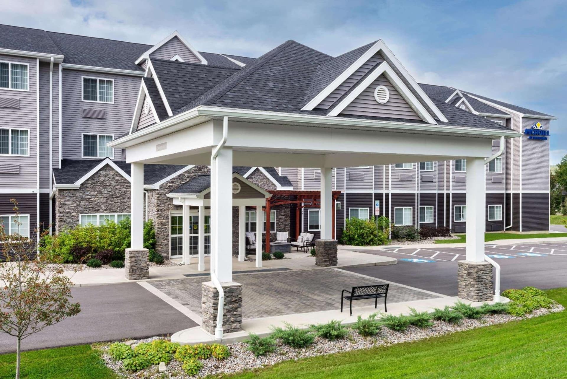 Microtel Inn & Suites by Wyndham Warsaw — hotel in Warsaw, Indiana