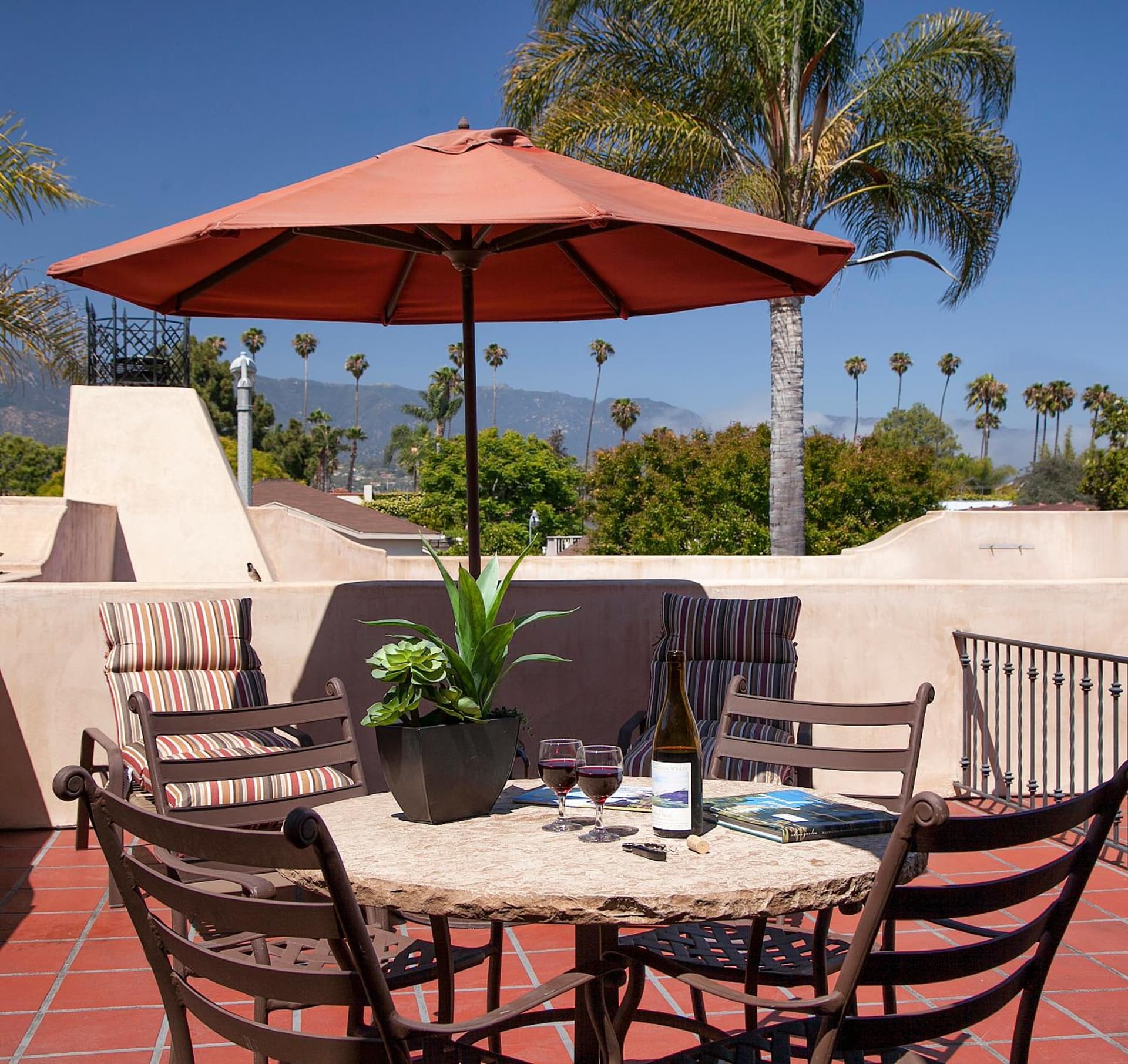 Brisas Del Mar Inn at the Beach interior in Santa Barbara, CA — gallery photo 2