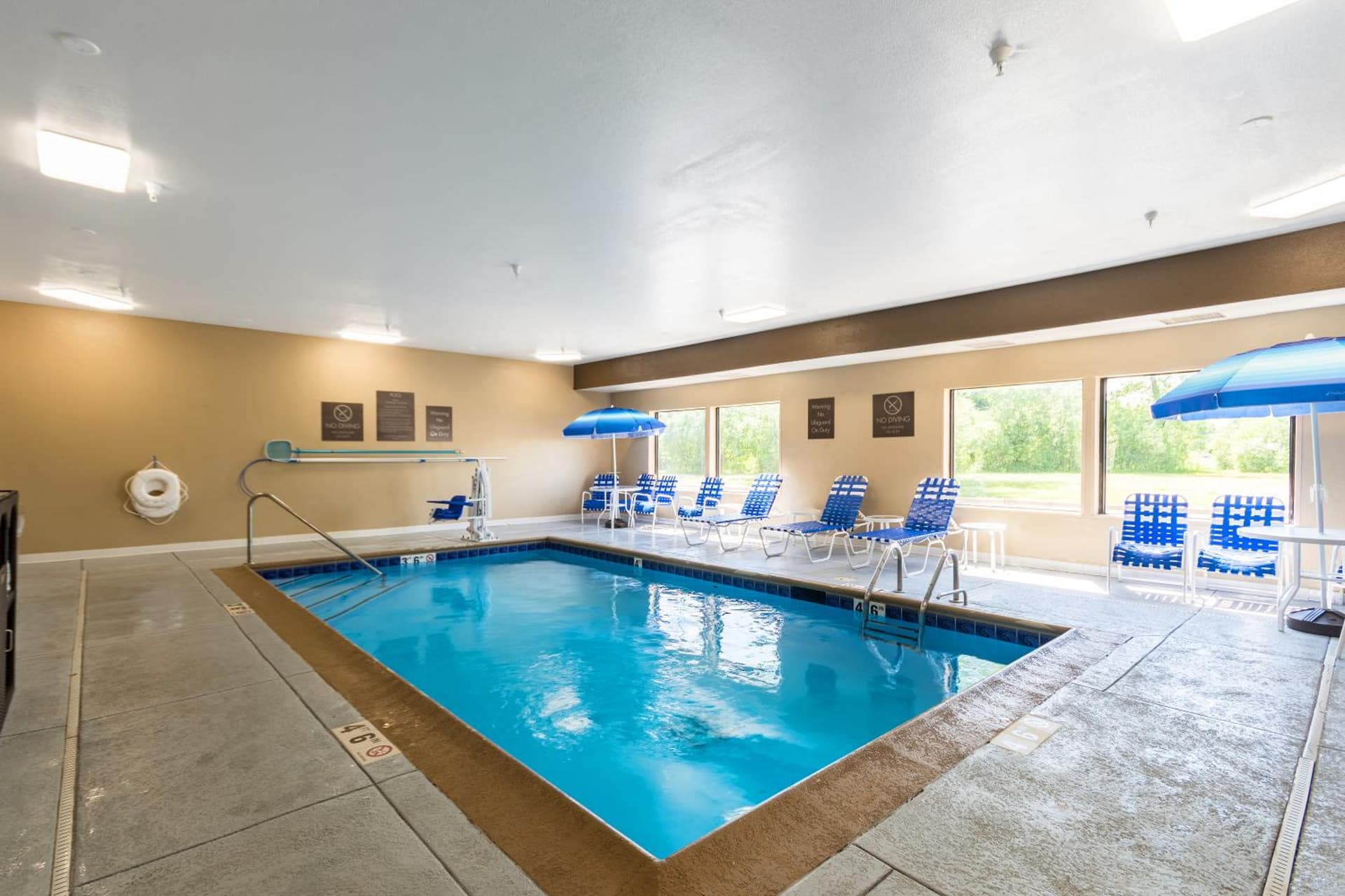 Comfort Inn & Suites North Aurora - Naperville gallery photo in North Aurora, IL — image 11