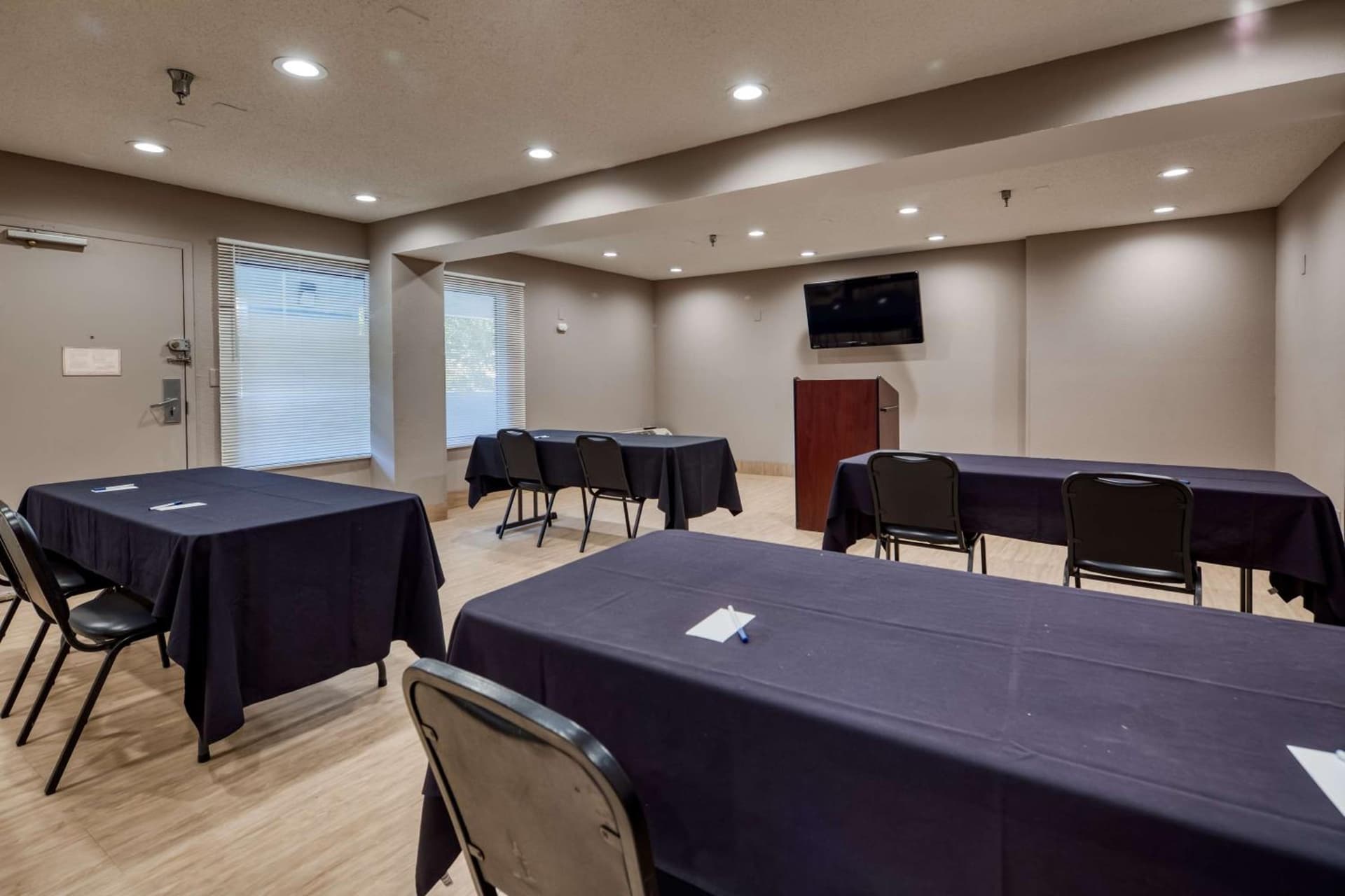SureStay Plus Hotel by Best Western Durham Medical Center gallery photo in Durham, NC — image 23