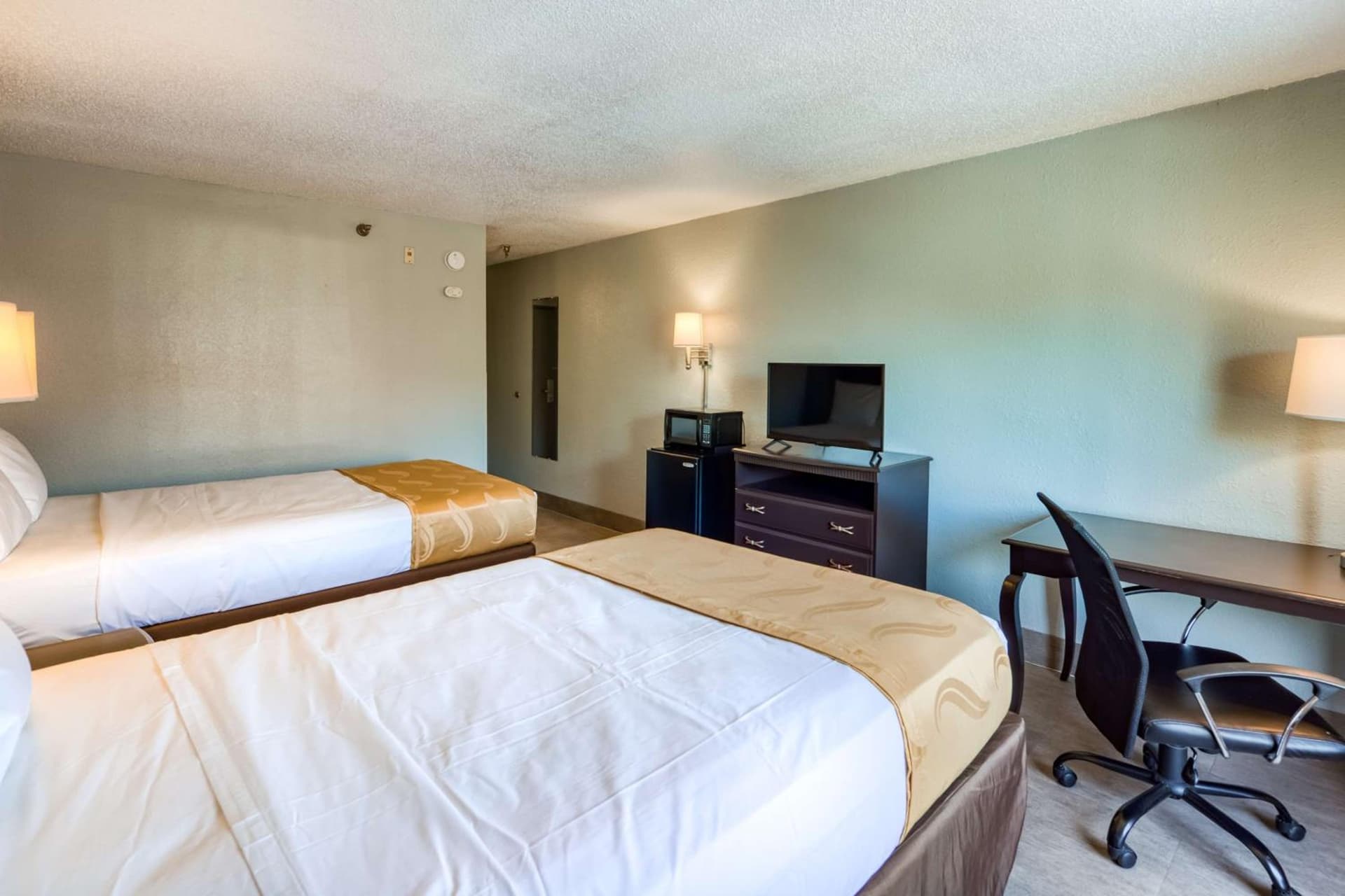SureStay Plus Hotel by Best Western Durham Medical Center gallery photo in Durham, NC — image 12