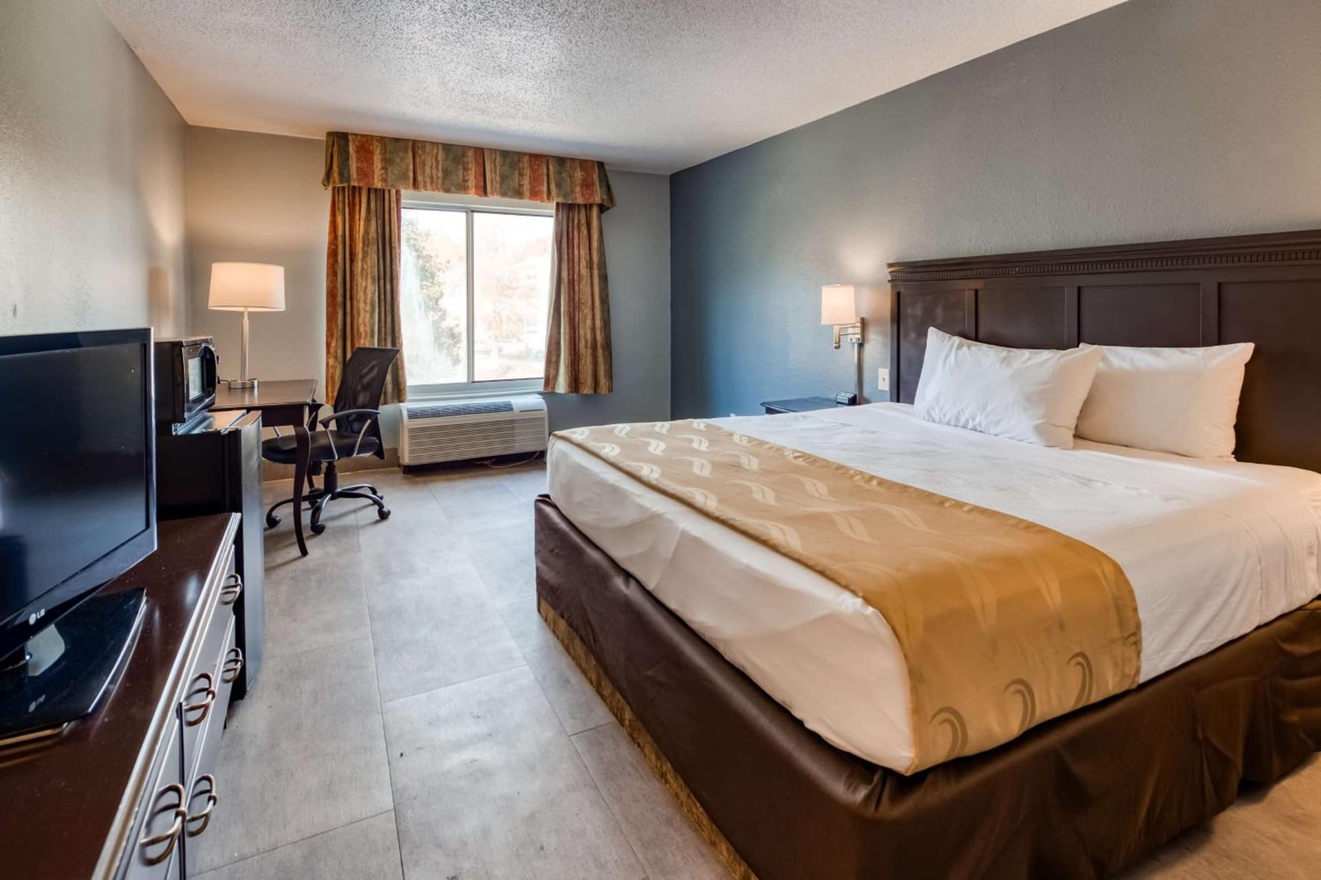 SureStay Plus Hotel by Best Western Durham Medical Center gallery photo in Durham, NC — image 5
