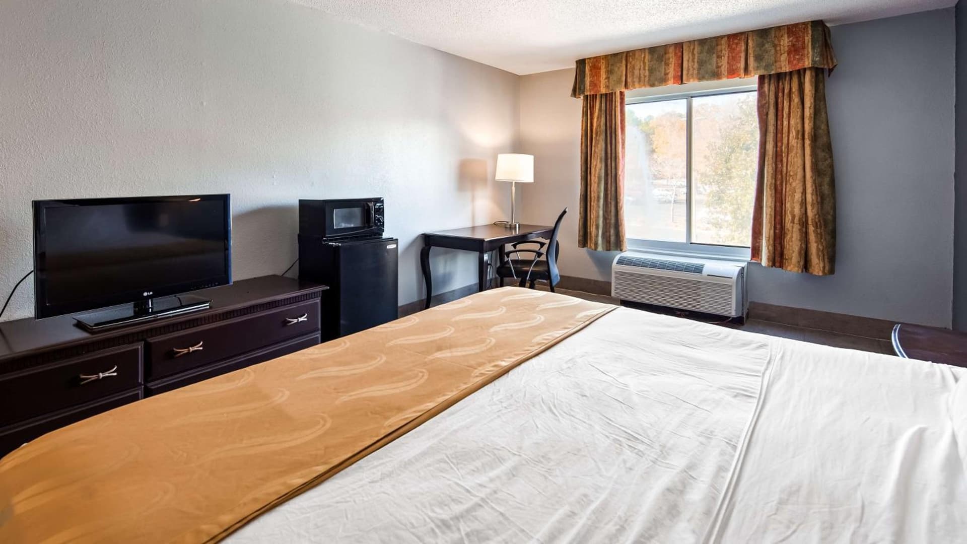 SureStay Plus Hotel by Best Western Durham Medical Center gallery photo in Durham, NC — image 7
