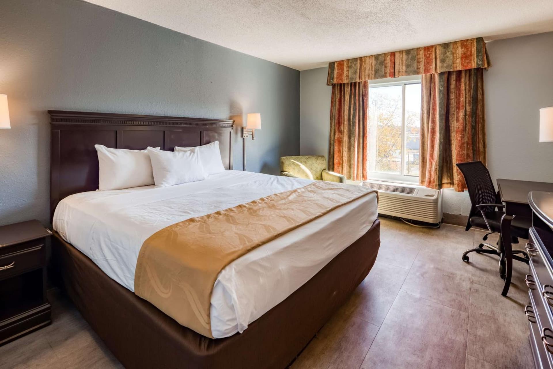 SureStay Plus Hotel by Best Western Durham Medical Center gallery photo in Durham, NC — image 13