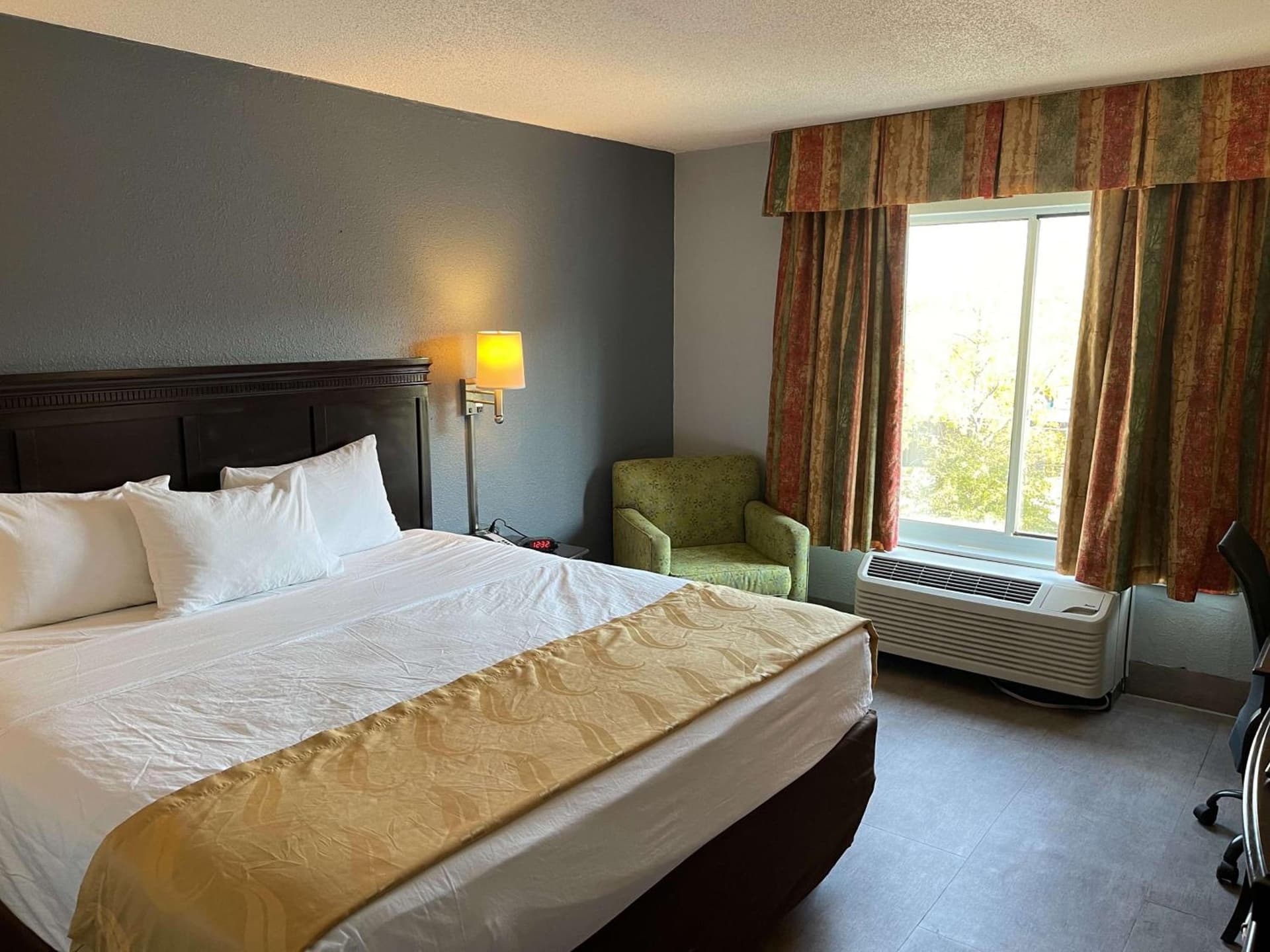 SureStay Plus Hotel by Best Western Durham Medical Center gallery photo in Durham, NC — image 24