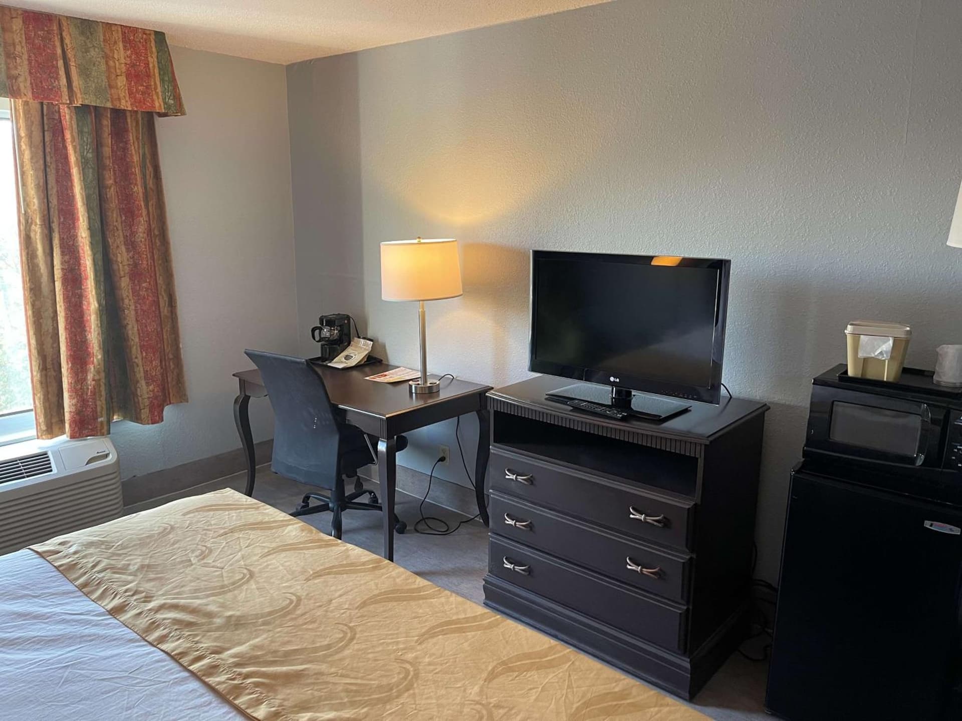 SureStay Plus Hotel by Best Western Durham Medical Center gallery photo in Durham, NC — image 25