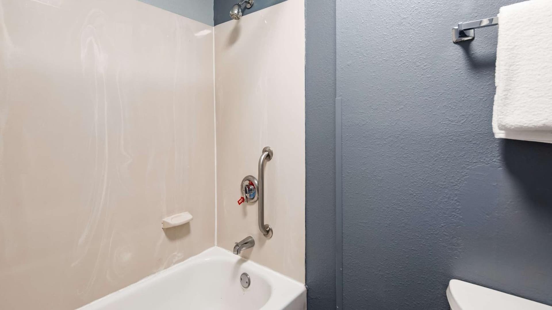 SureStay Plus Hotel by Best Western Durham Medical Center gallery photo in Durham, NC — image 21