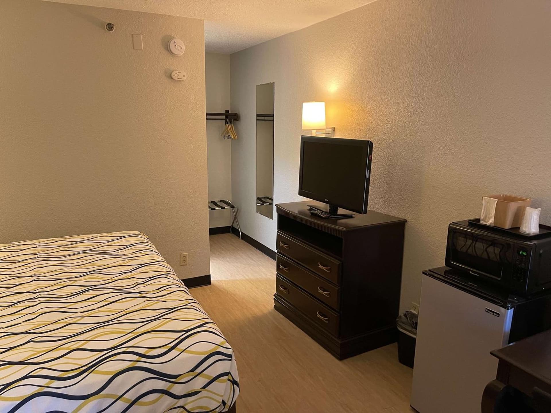SureStay Plus Hotel by Best Western Durham Medical Center gallery photo in Durham, NC — image 14
