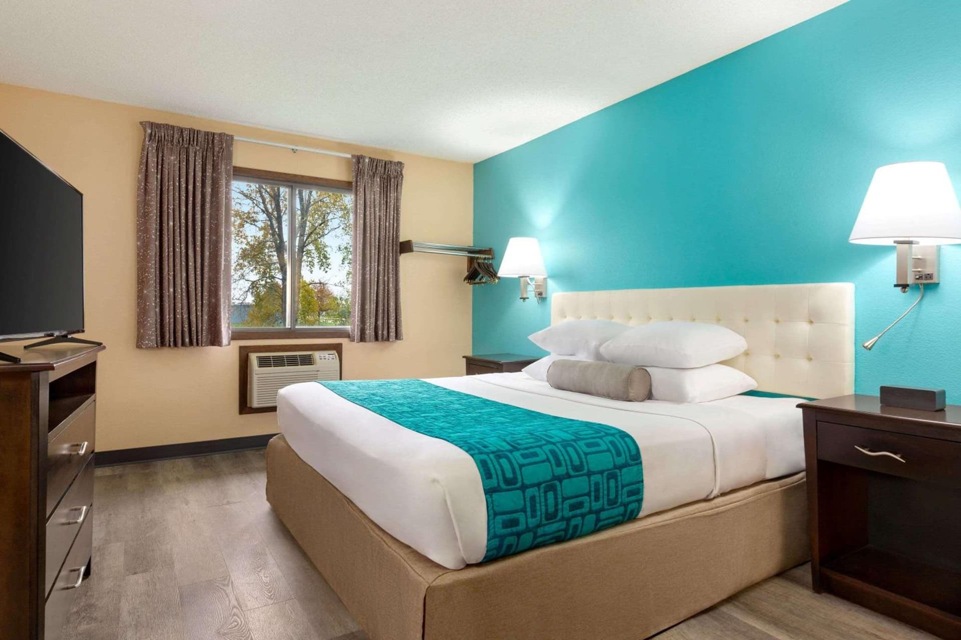 Howard Johnson by Wyndham Waterloo/Cedar Falls gallery photo in Waterloo, IA — image 28