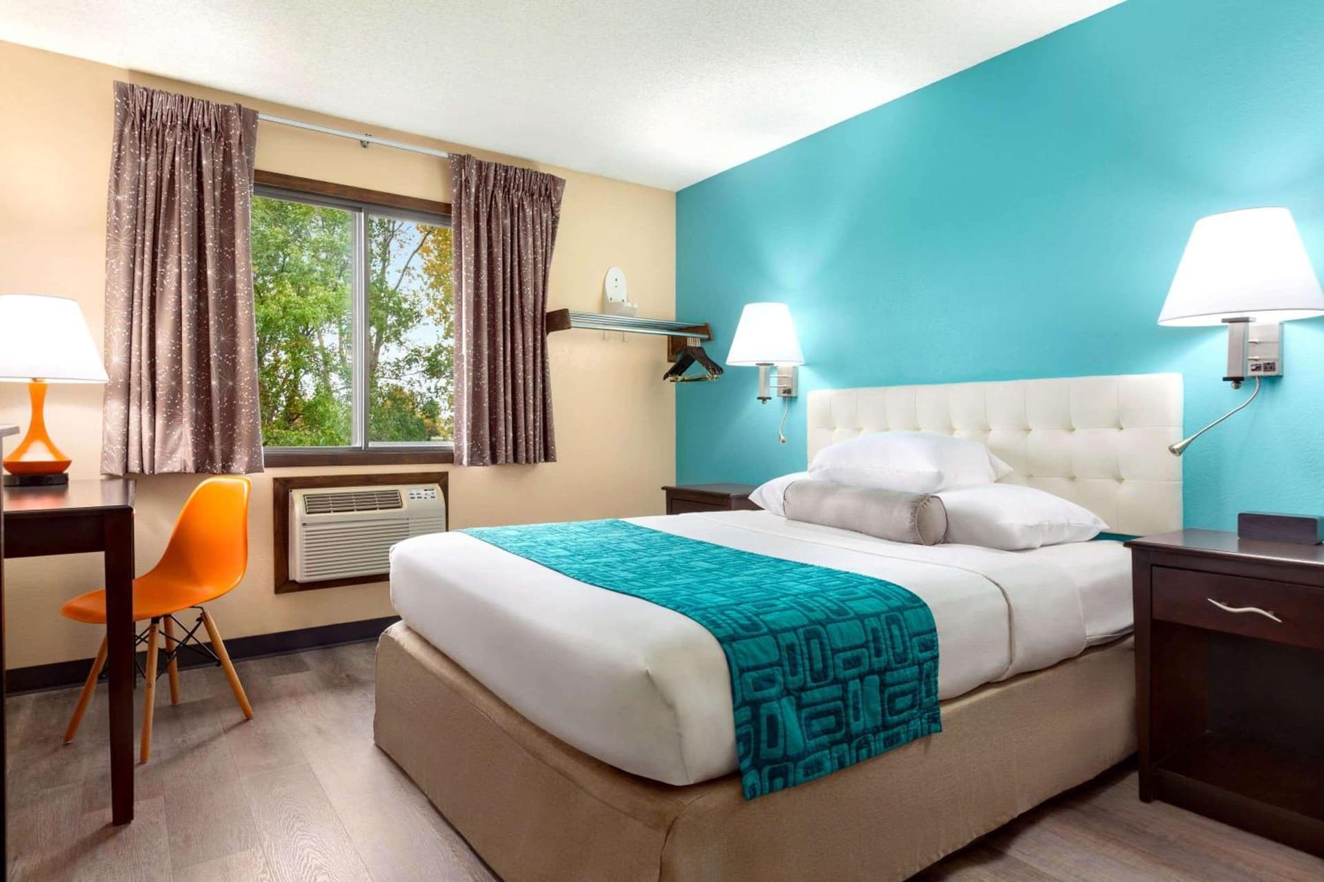 Howard Johnson by Wyndham Waterloo/Cedar Falls gallery photo in Waterloo, IA — image 24
