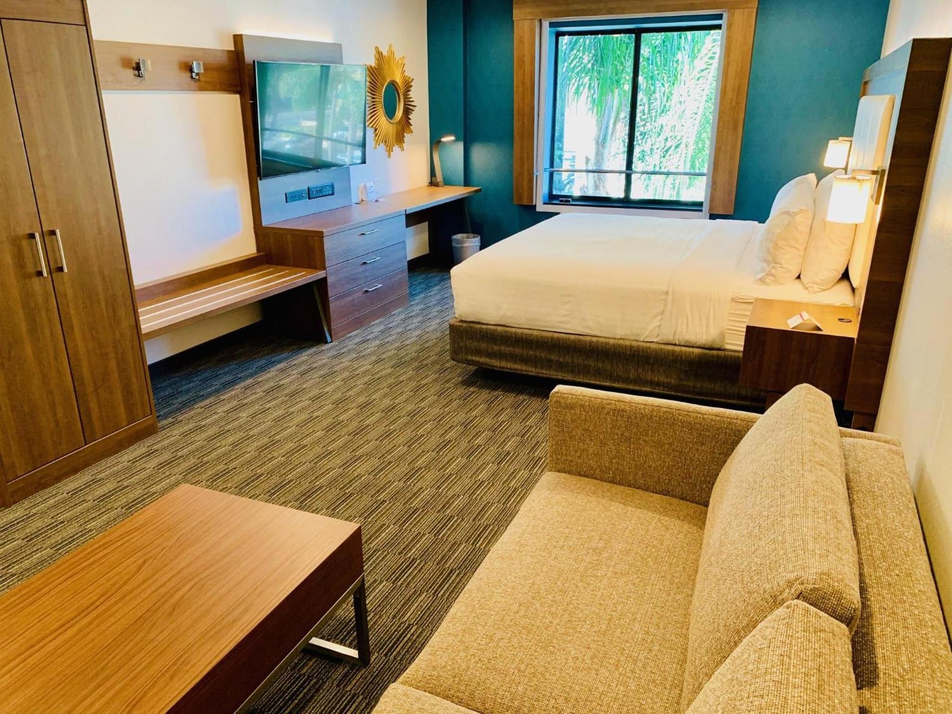 Holiday Inn Express Hollywood Walk of Fame by IHG interior in Los Angeles, CA — gallery photo 2