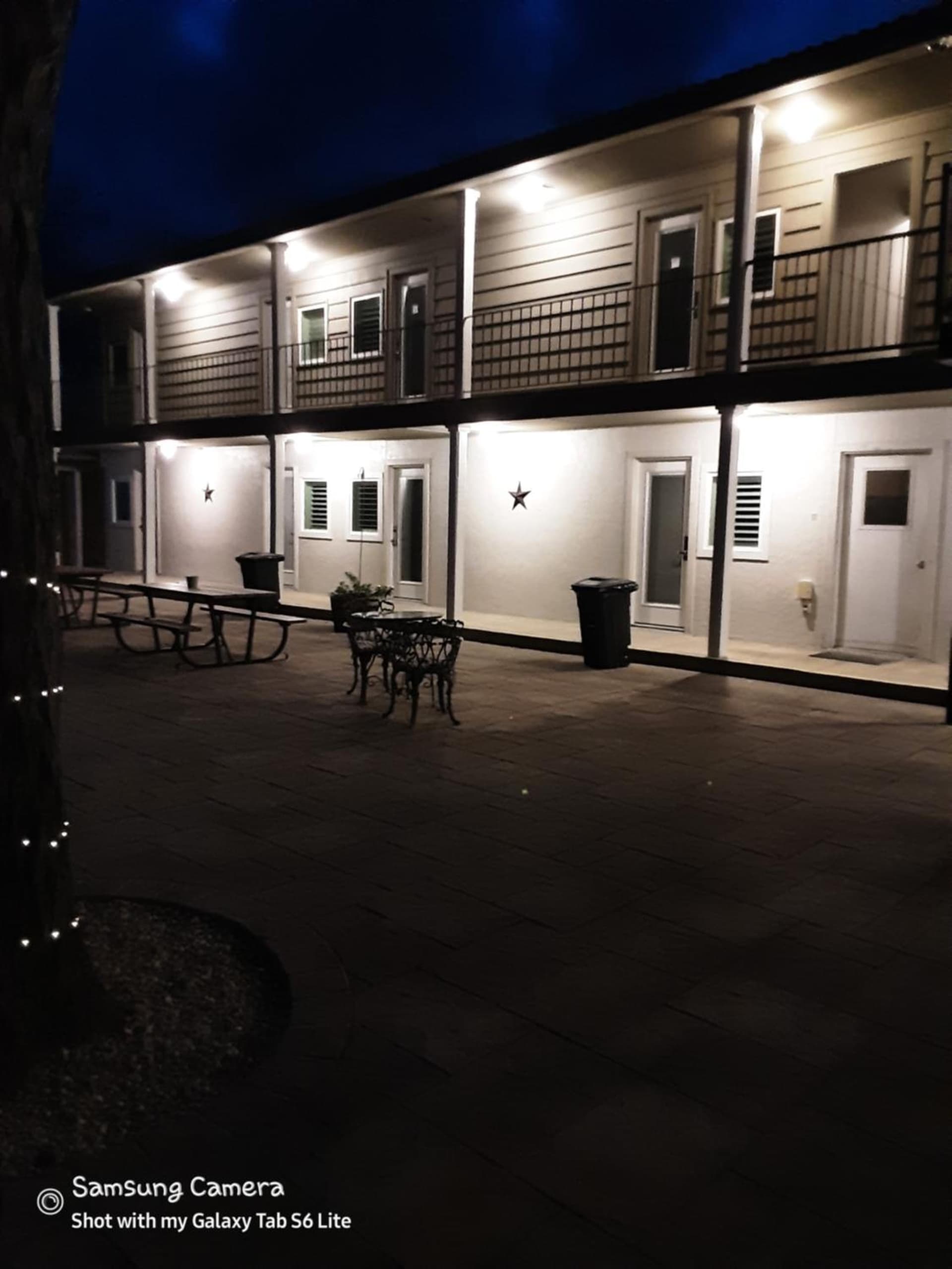 Horseshoe Riverside Lodge gallery photo in Canyon Lake, TX — image 11