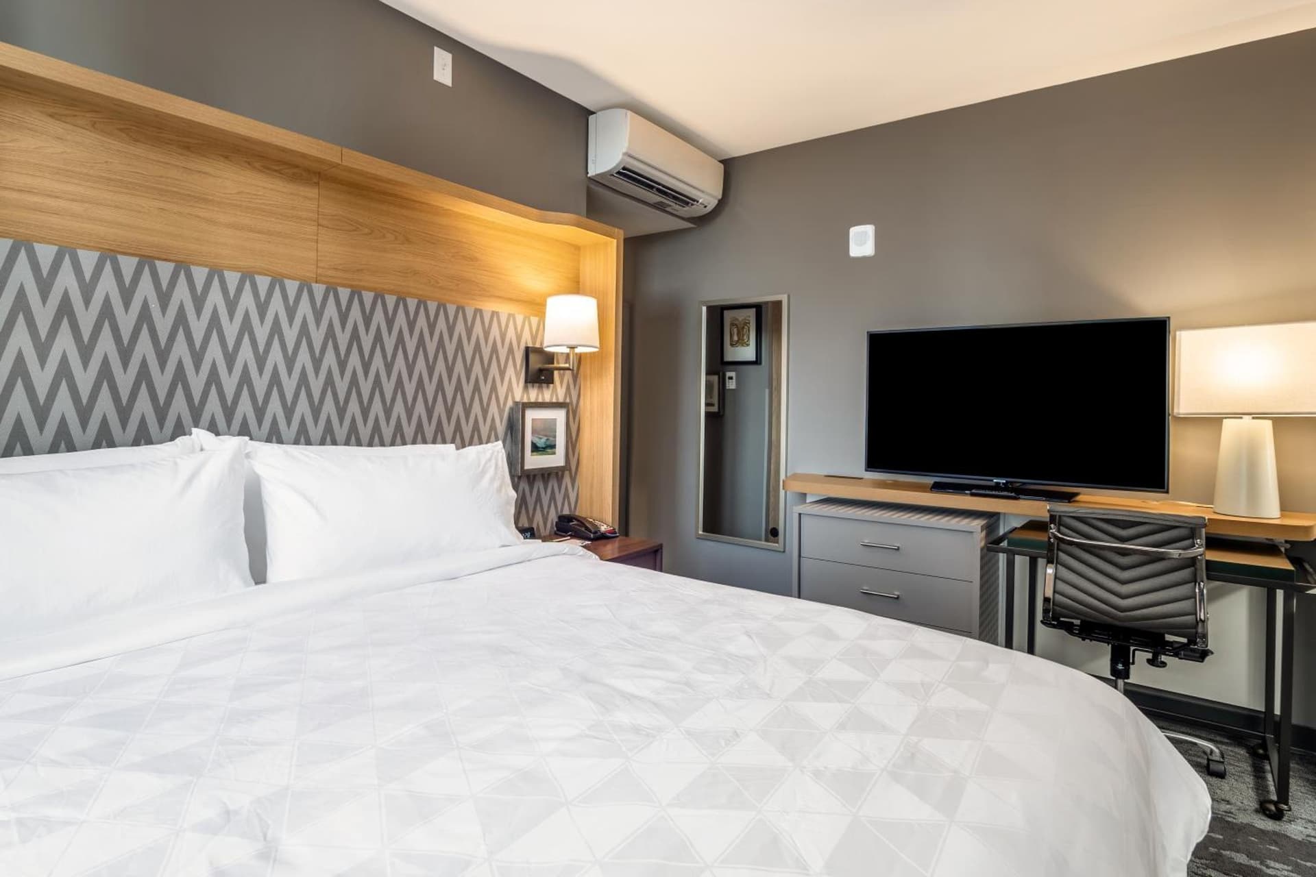 Holiday Inn Columbia - Downtown by IHG property views in Columbia, SC — gallery photo 3